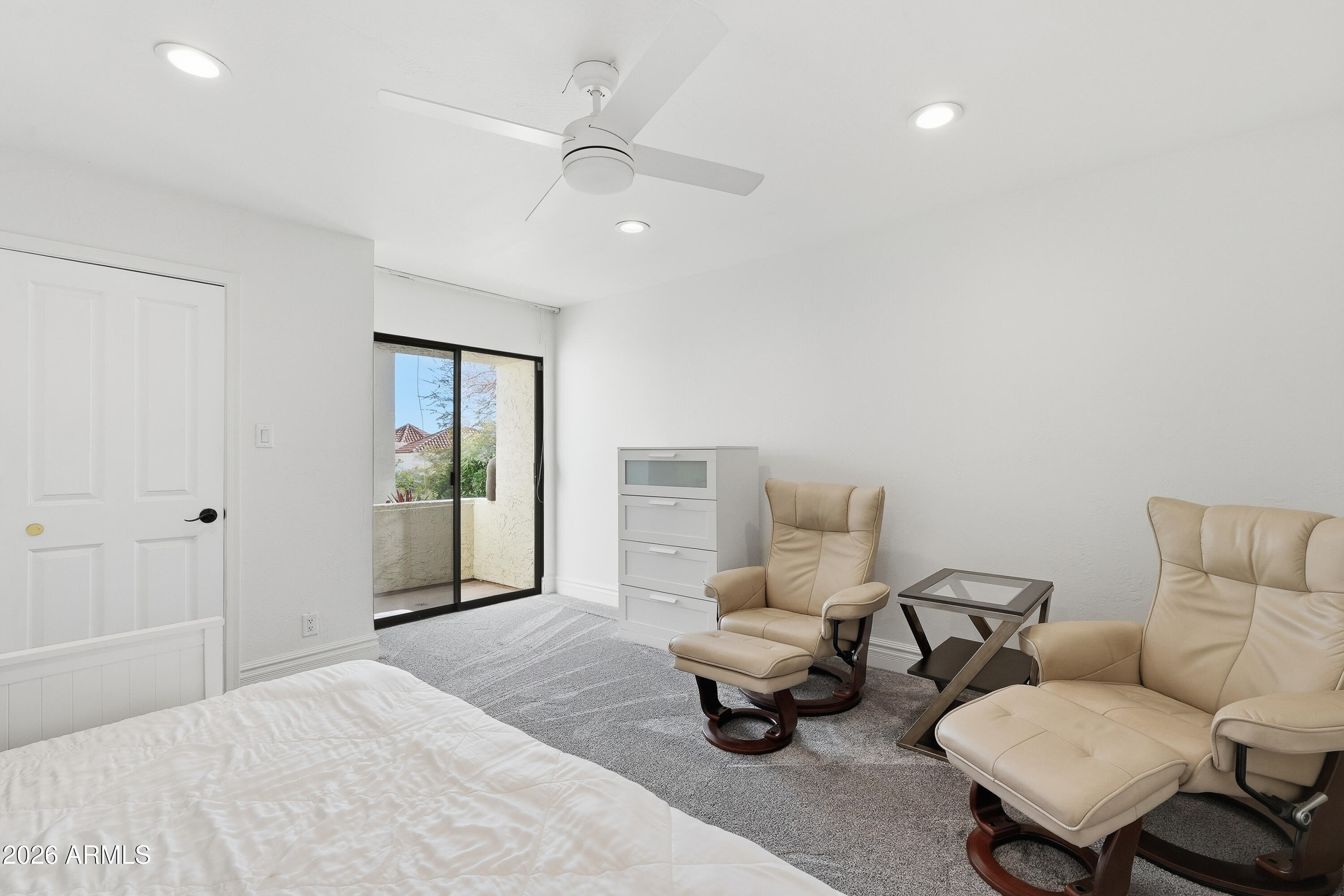 3800 E LINCOLN Drive 6