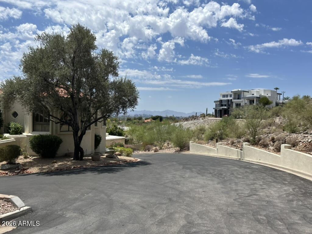 3800 E LINCOLN Drive 6