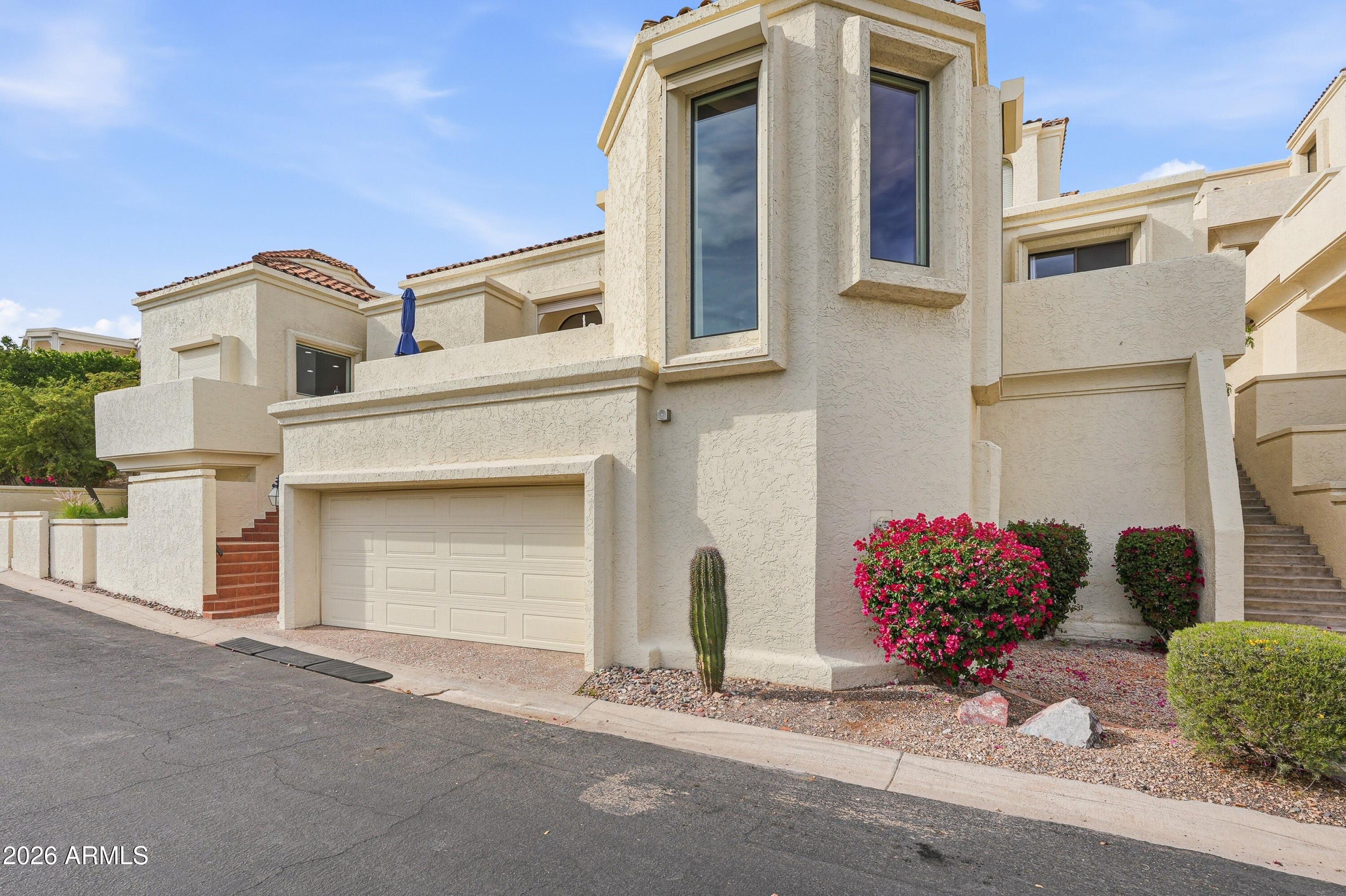 3800 E LINCOLN Drive 6