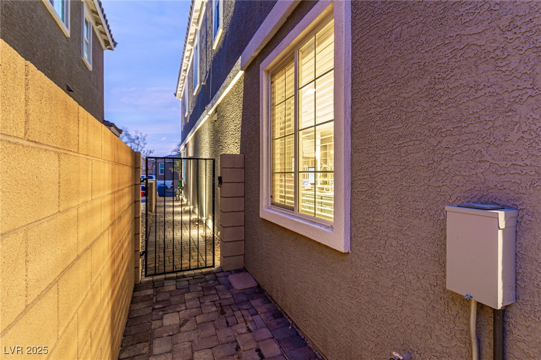 39 Castleton Tower Court