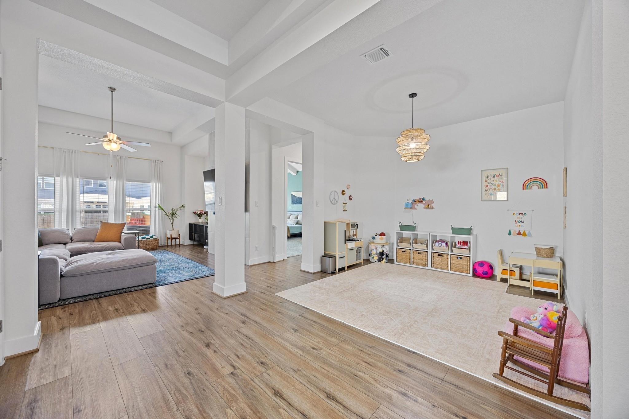 409 Calandria BLVD