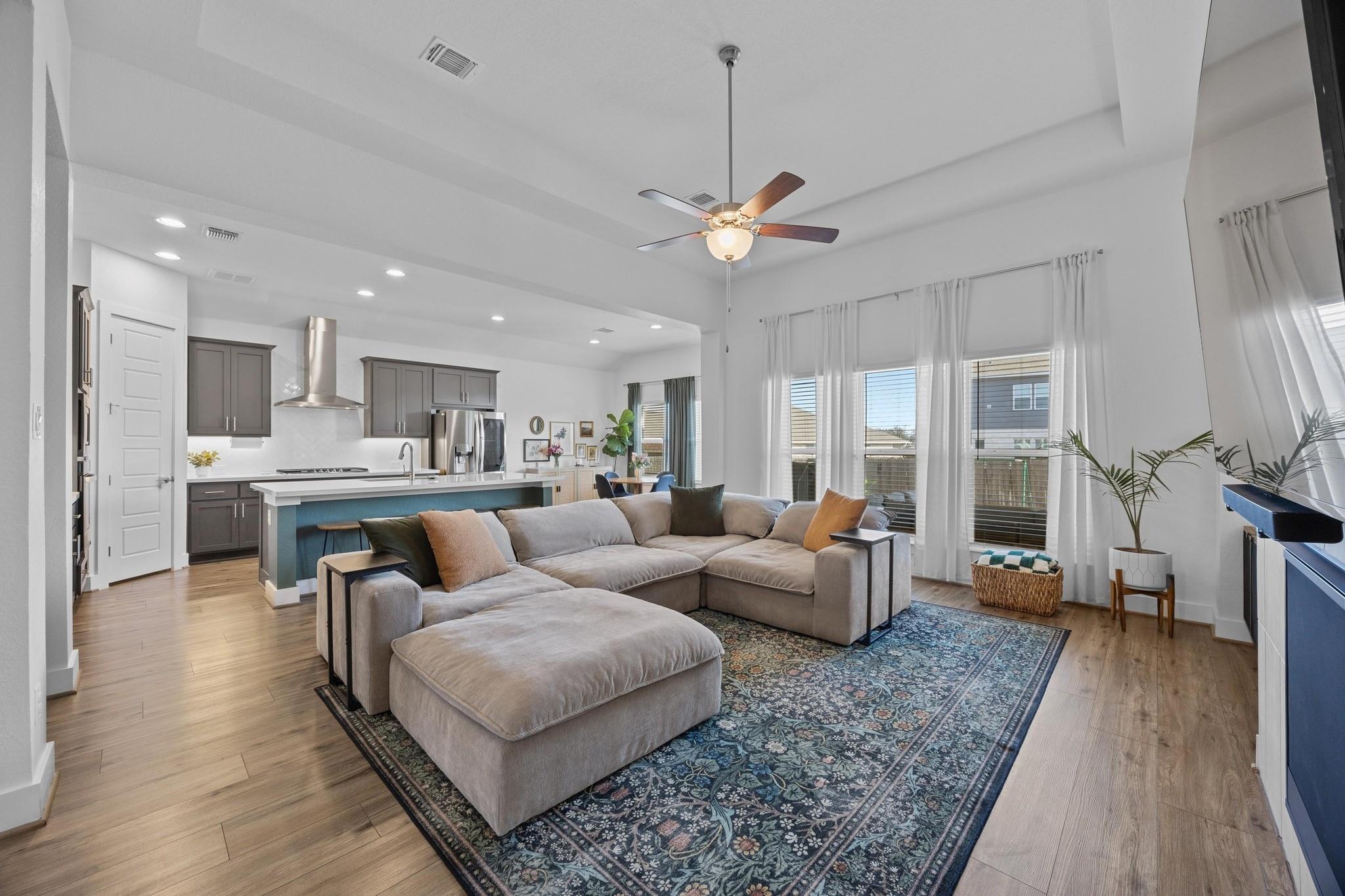 409 Calandria BLVD