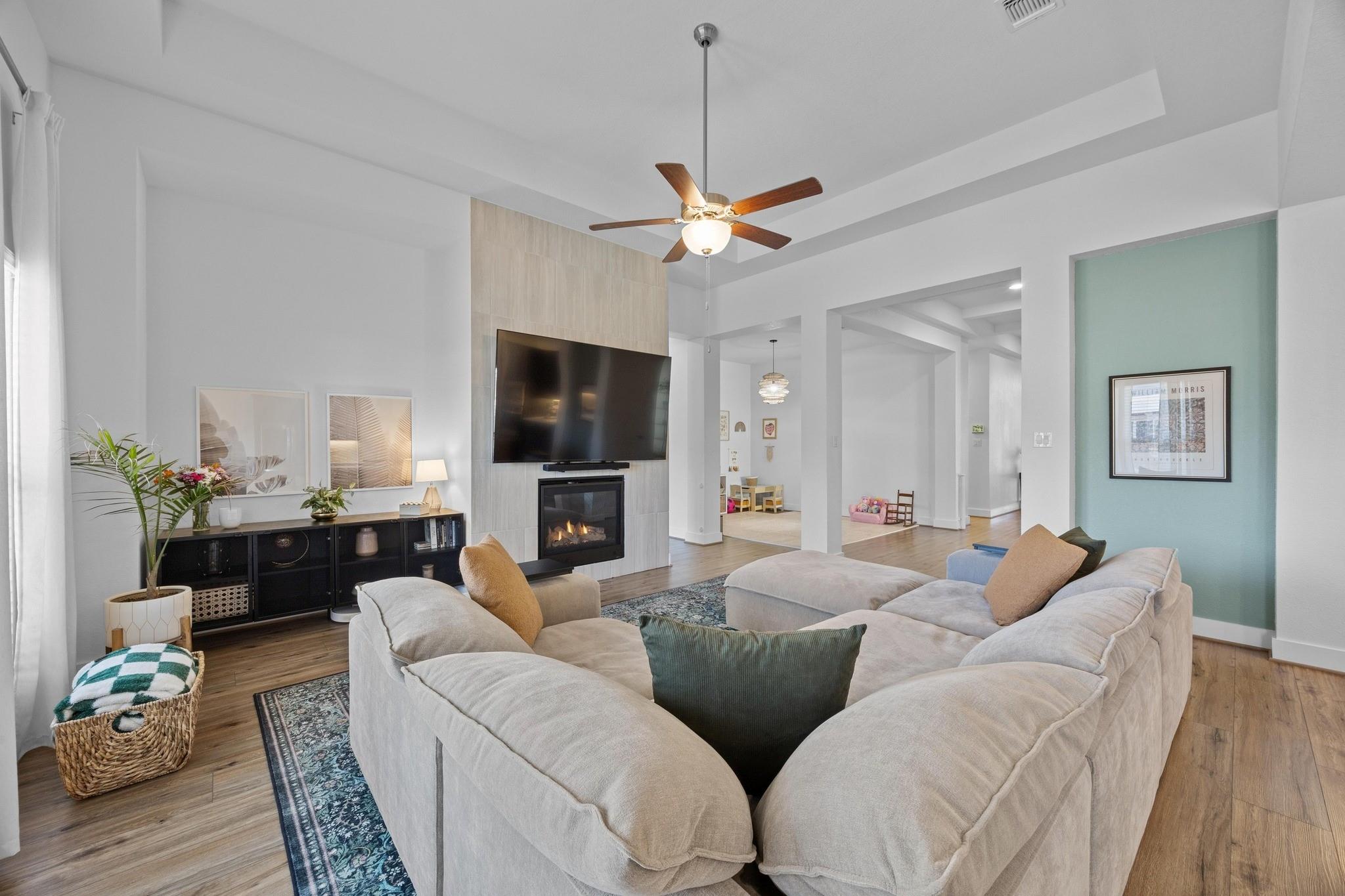 409 Calandria BLVD