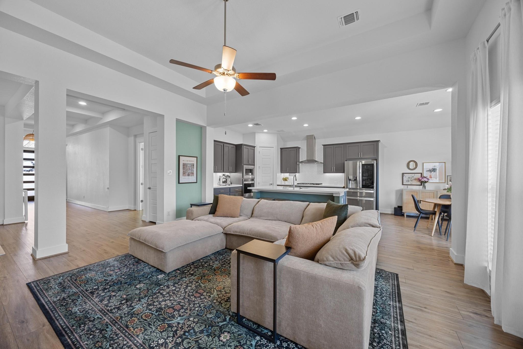 409 Calandria BLVD