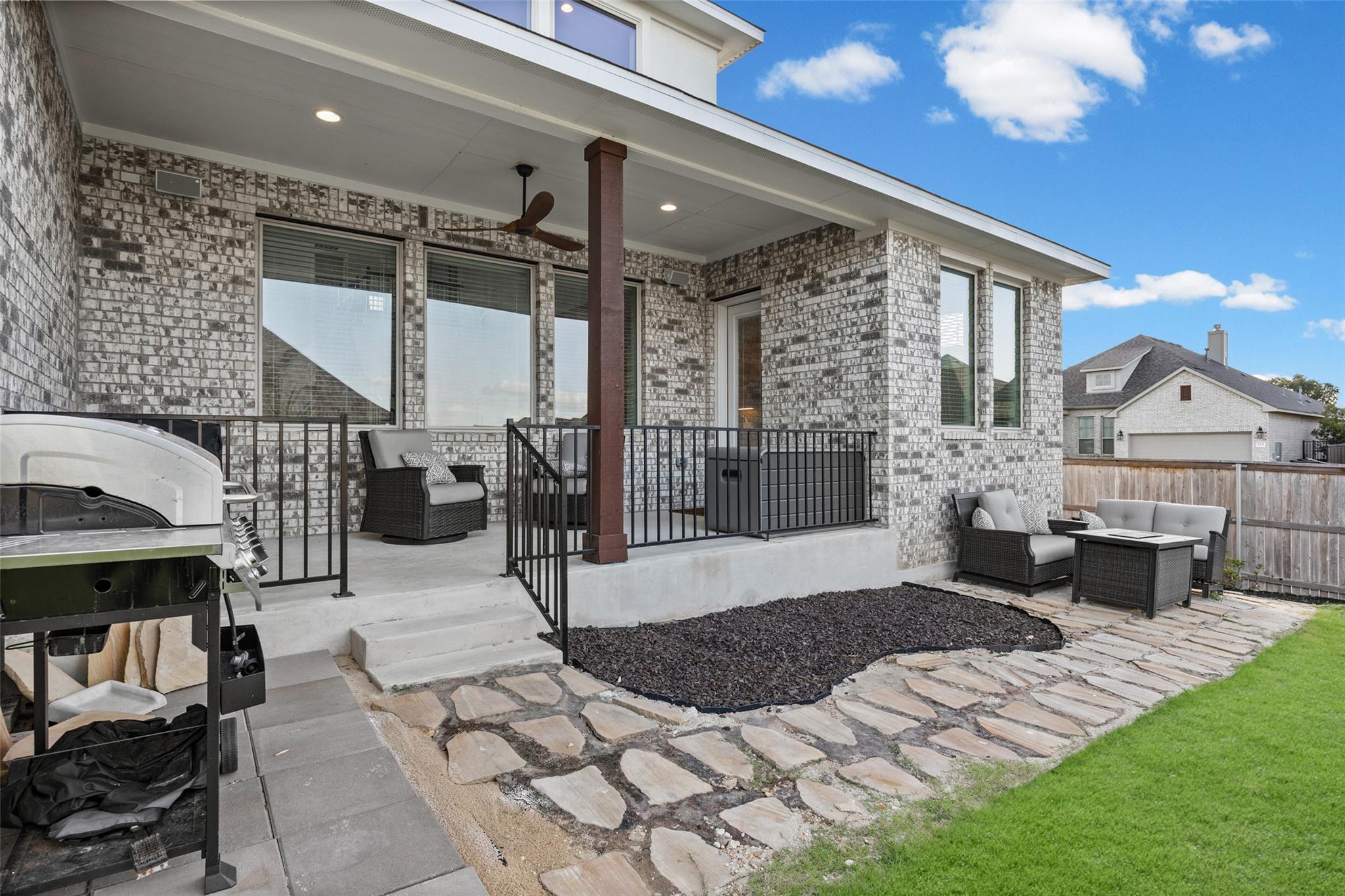 531 Great Lawn BND