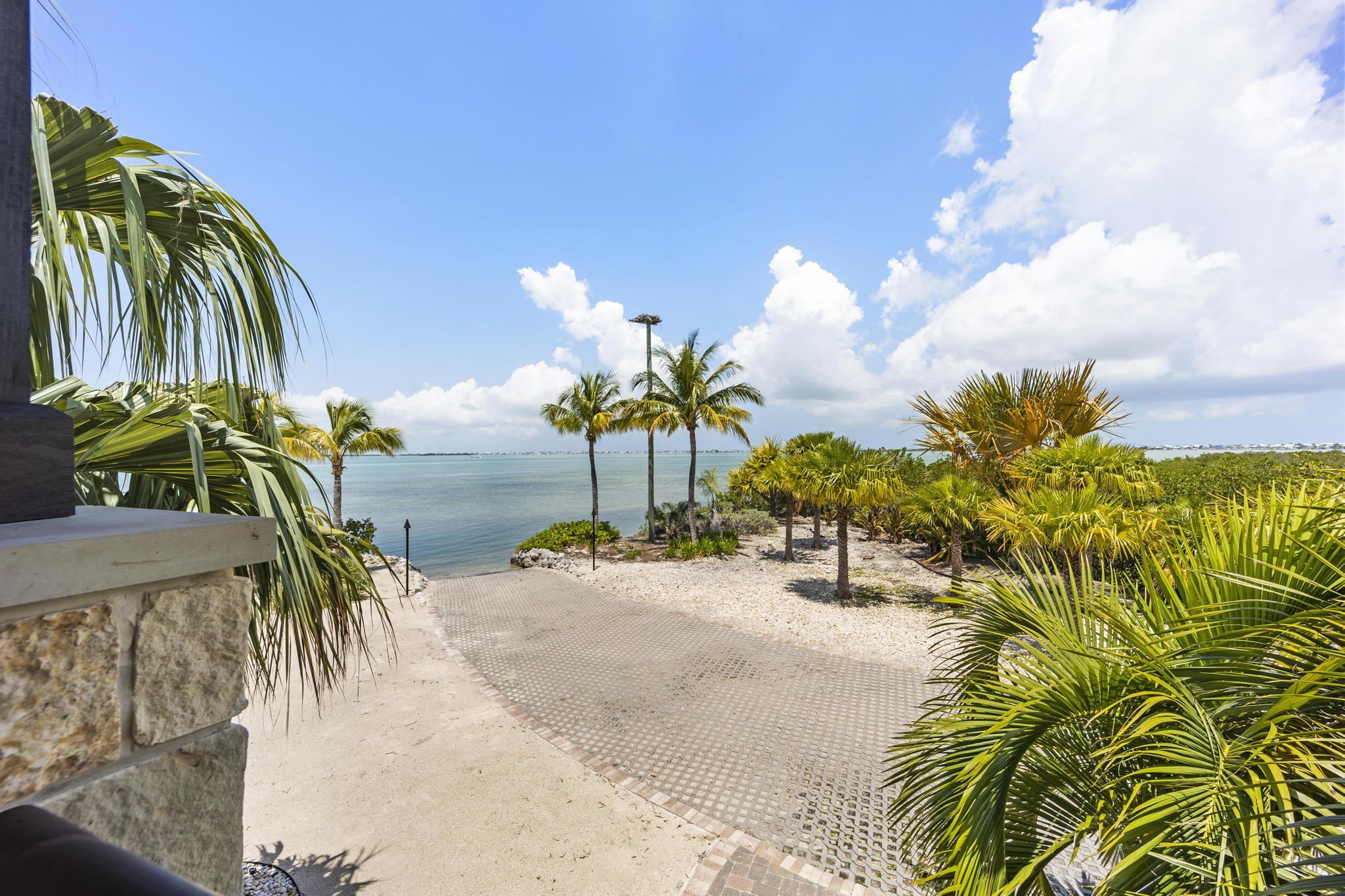 1300 Sunset Boulevard