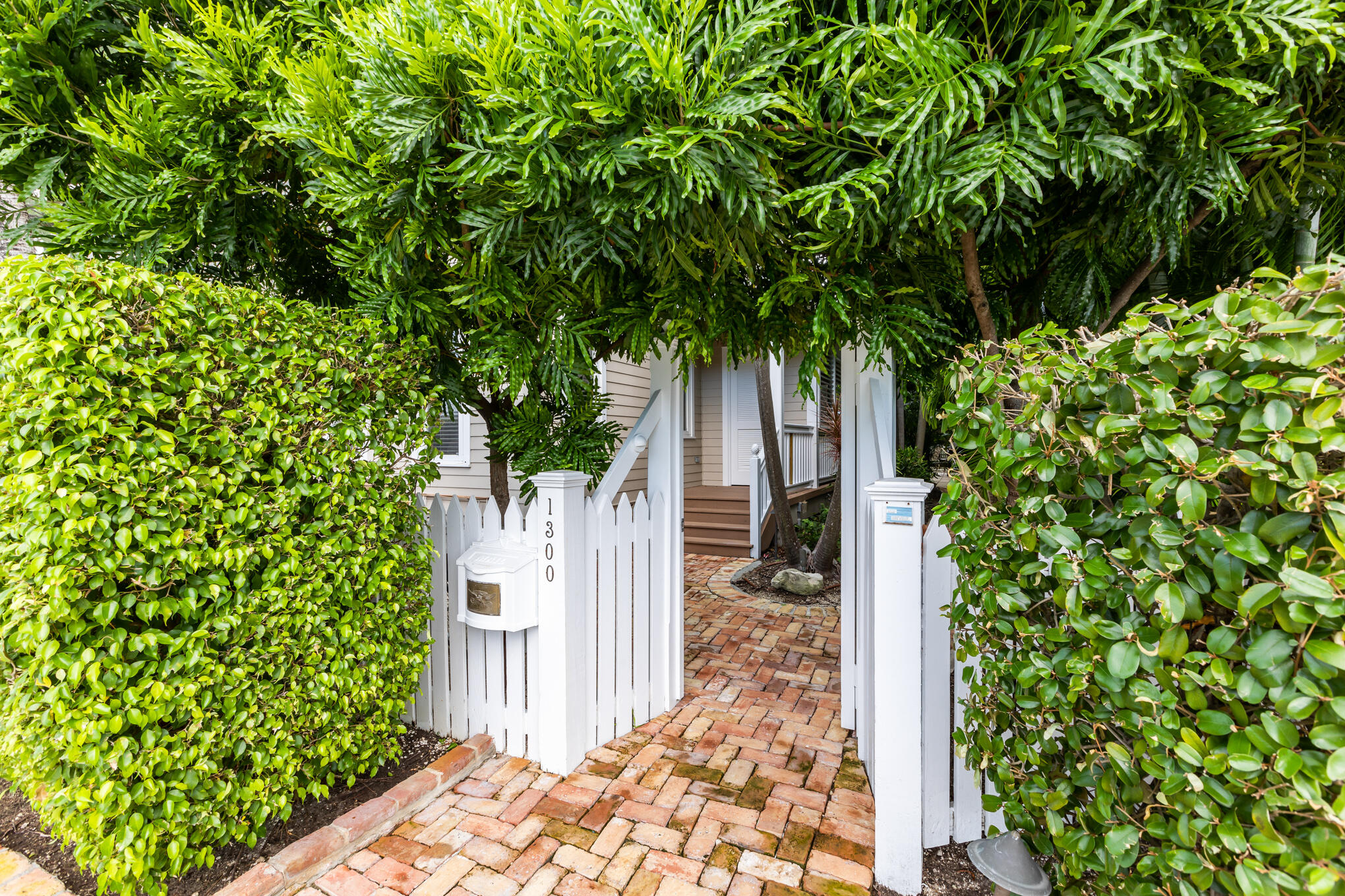 1300 Seminary Street