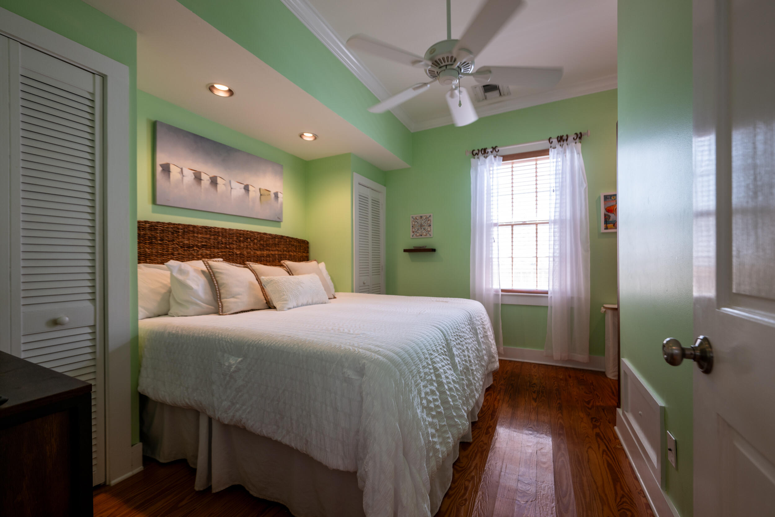 823 Elizabeth Street