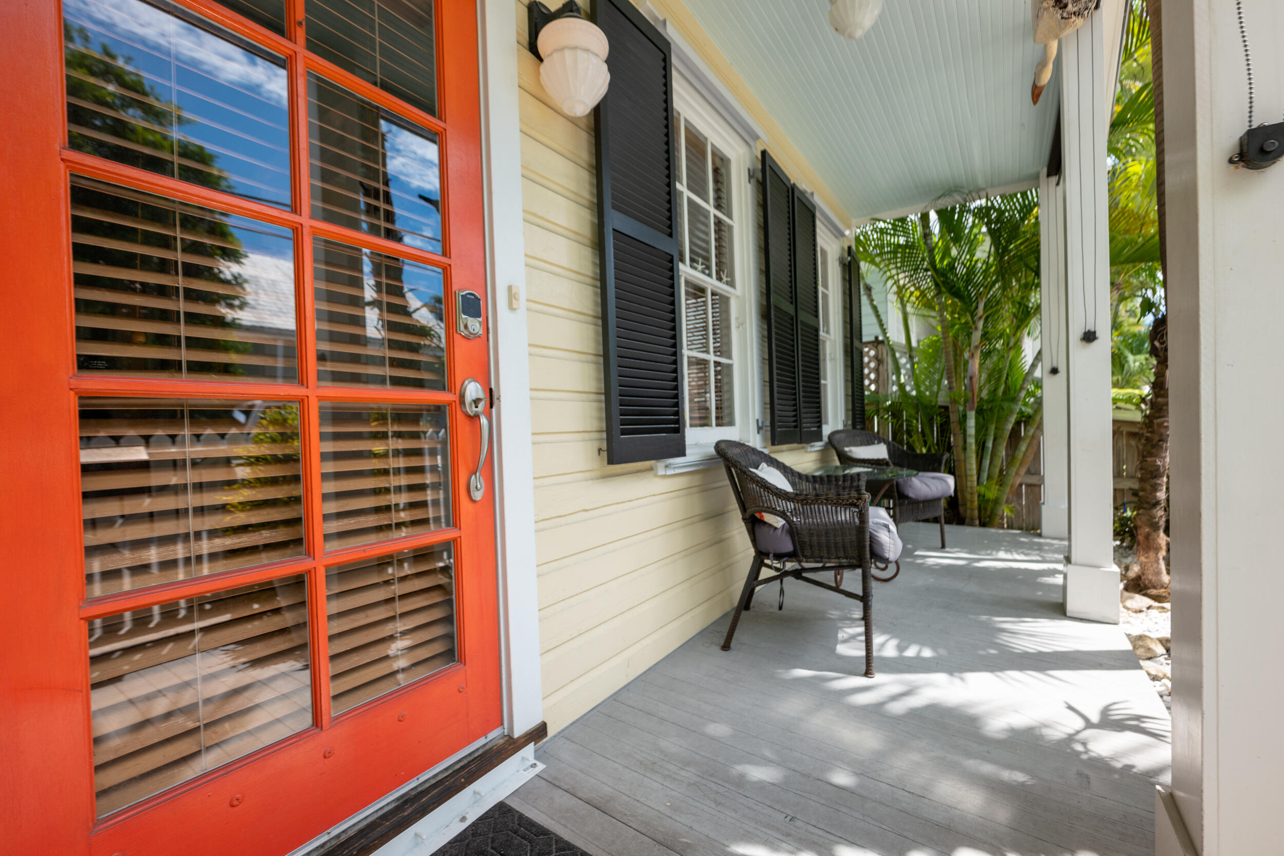 823 Elizabeth Street