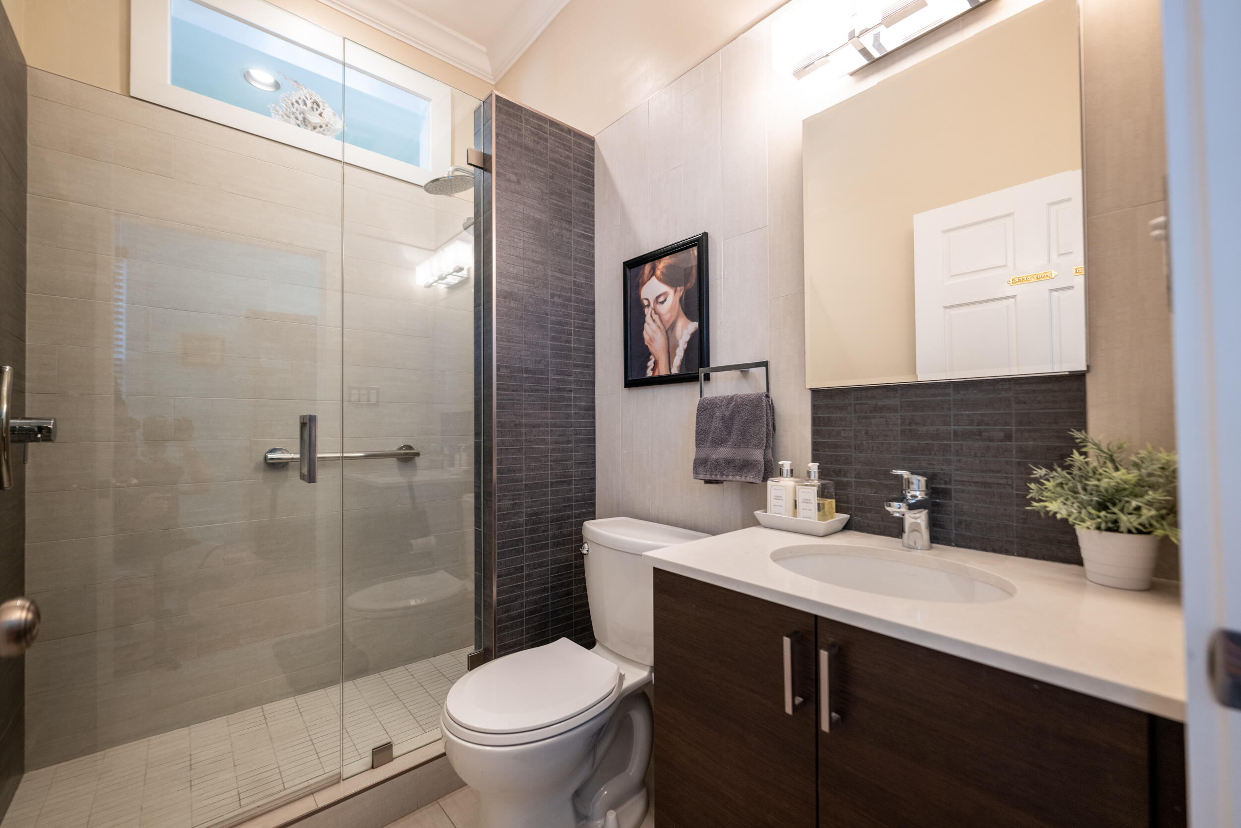 823 Elizabeth Street