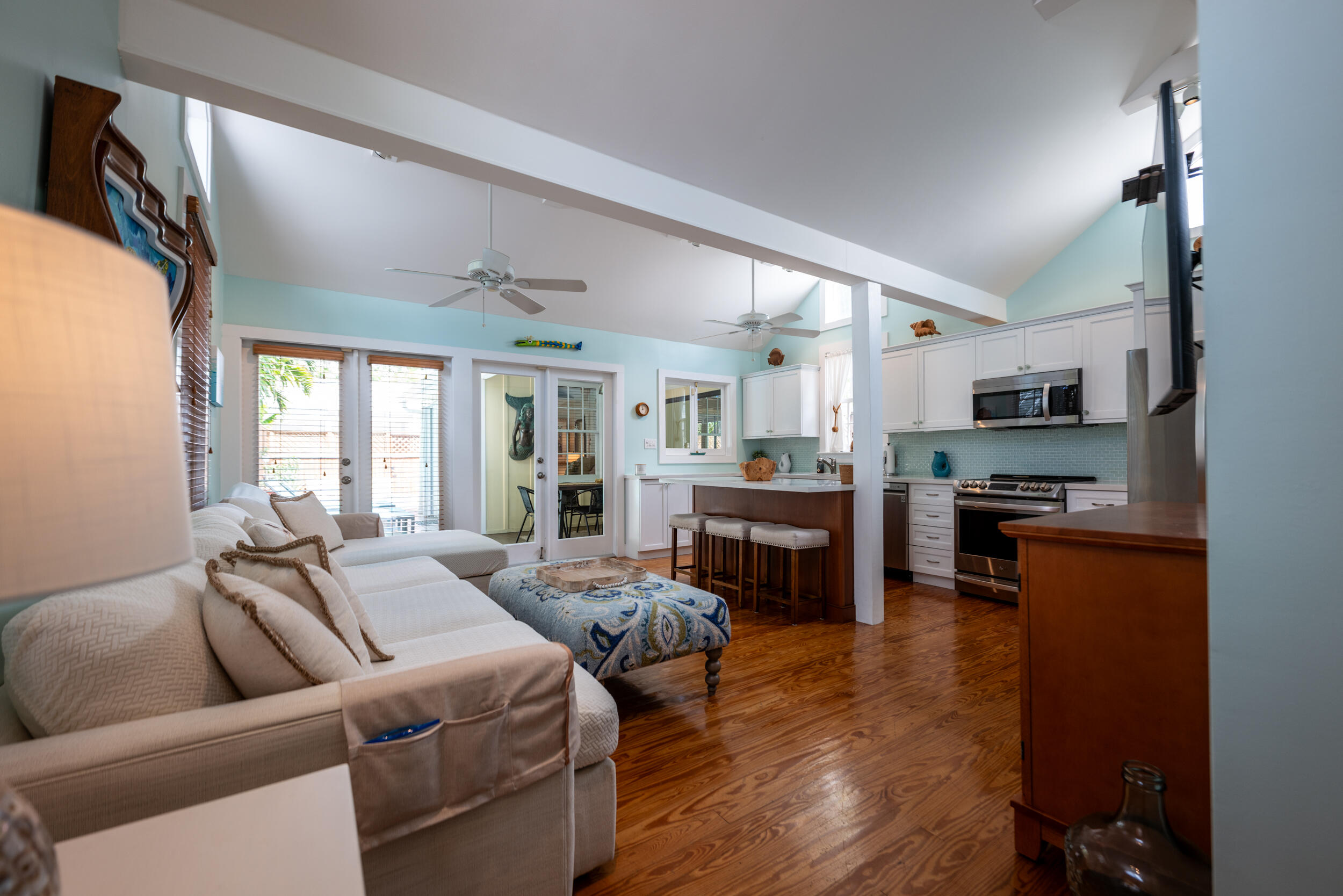 823 Elizabeth Street