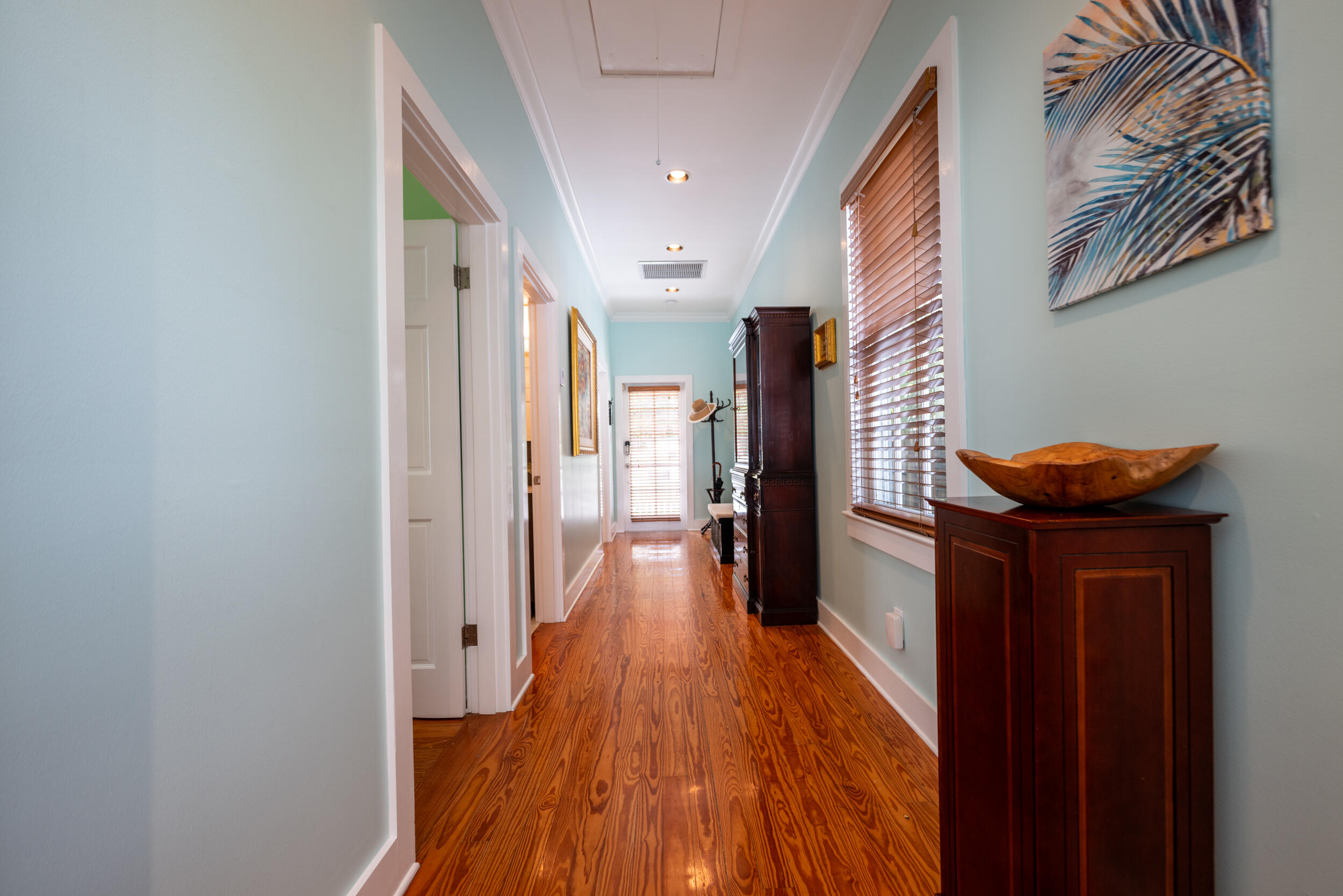 823 Elizabeth Street