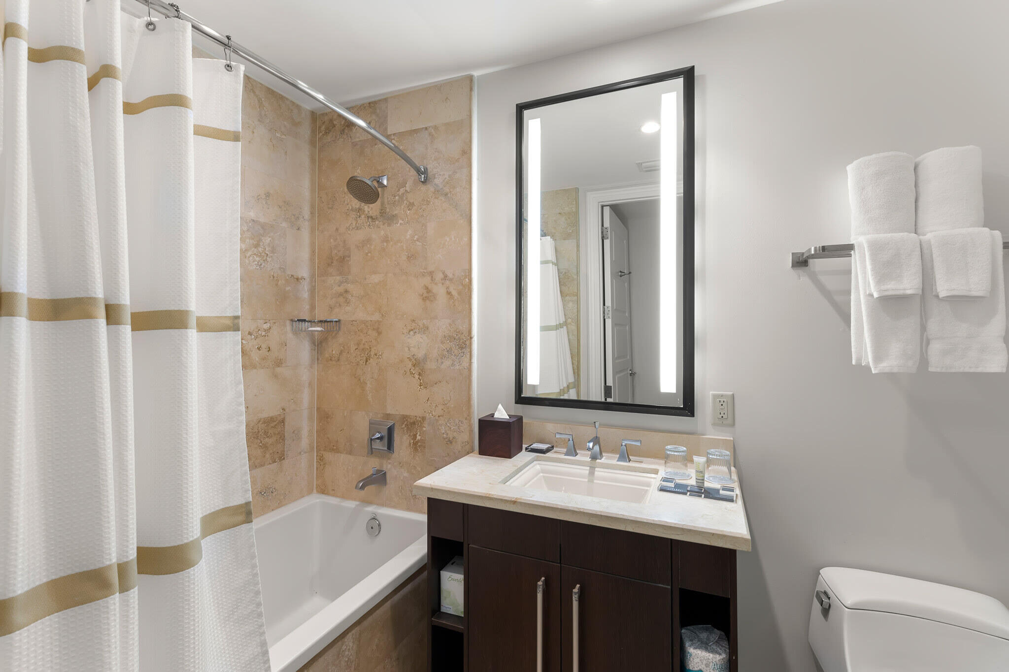 3841 N Roosevelt Boulevard Unit: 222