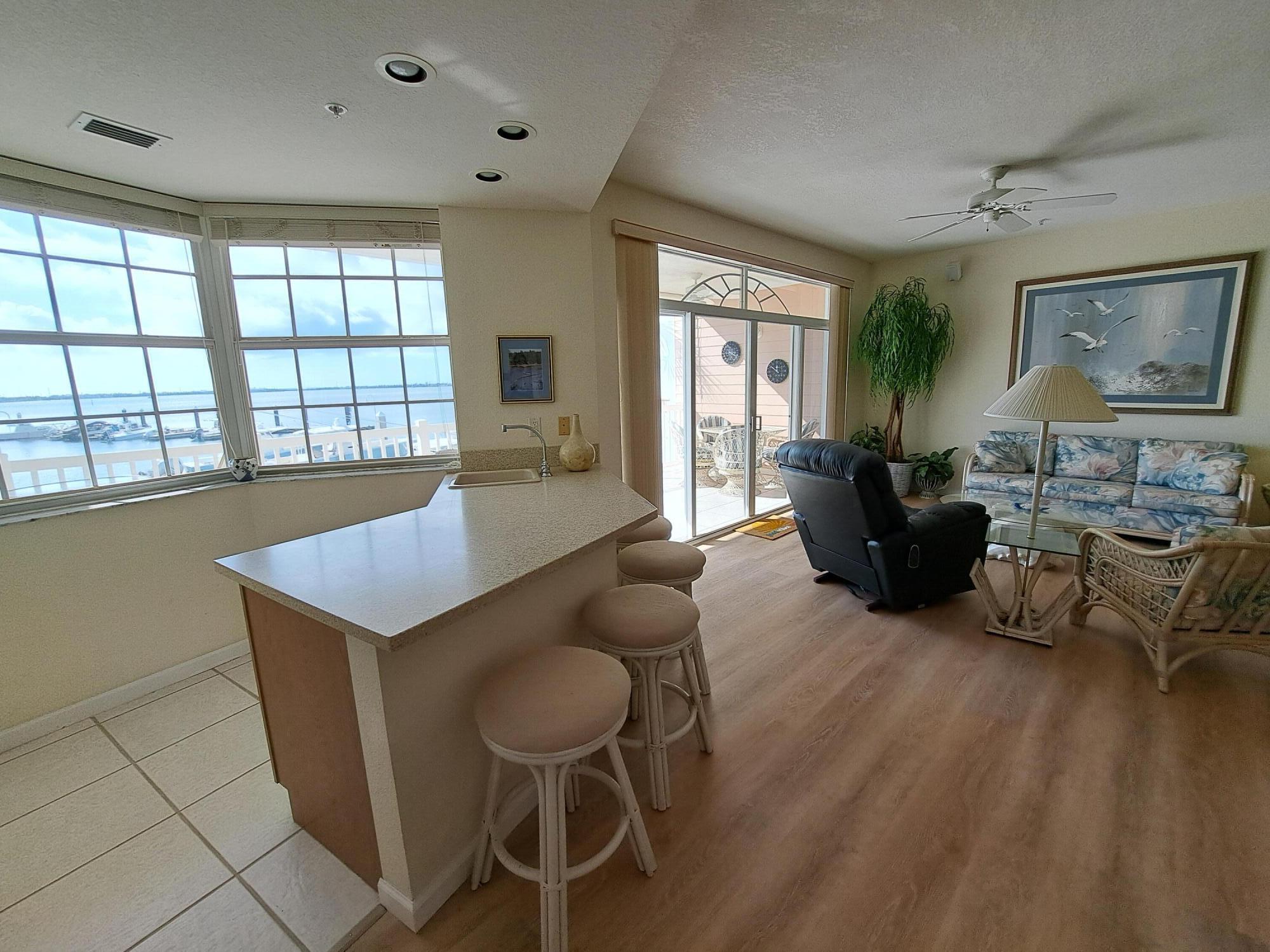 5607 College Road Unit: A101