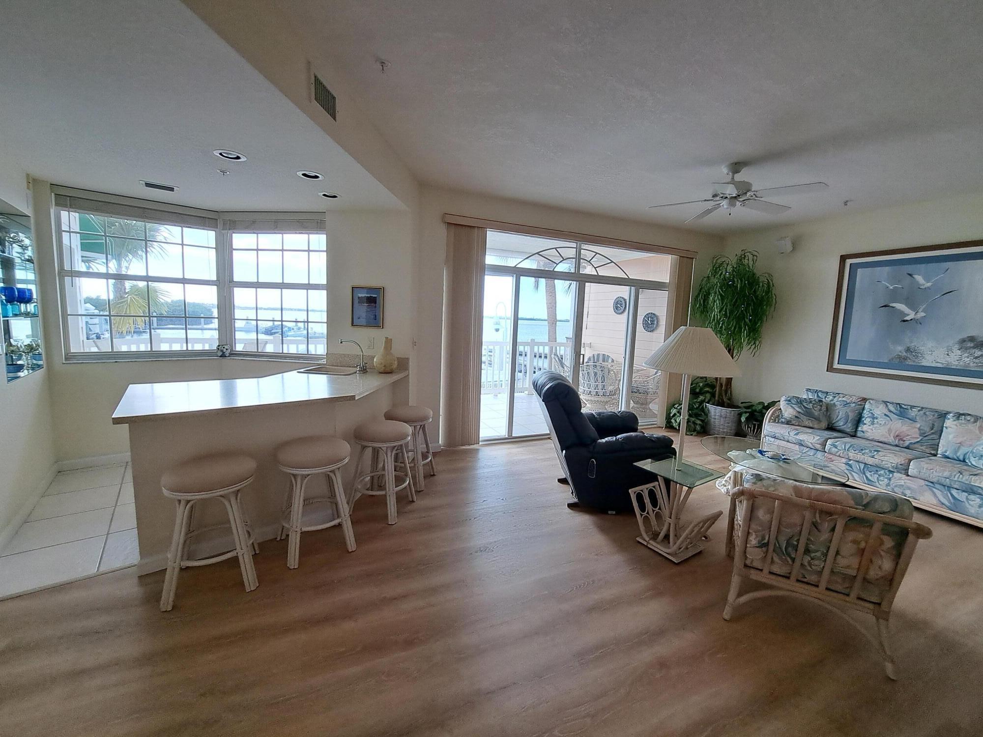 5607 College Road Unit: A101