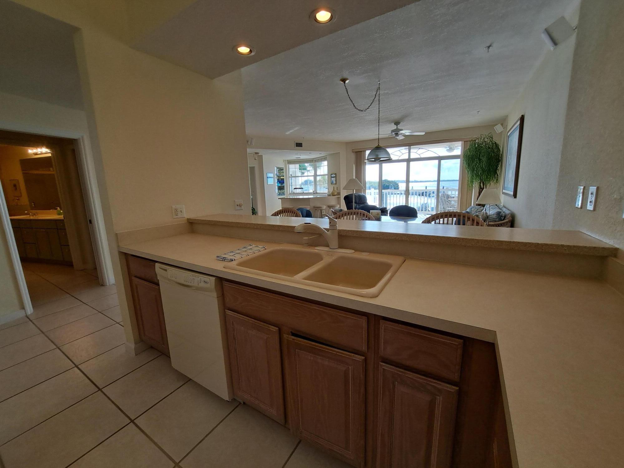 5607 College Road Unit: A101