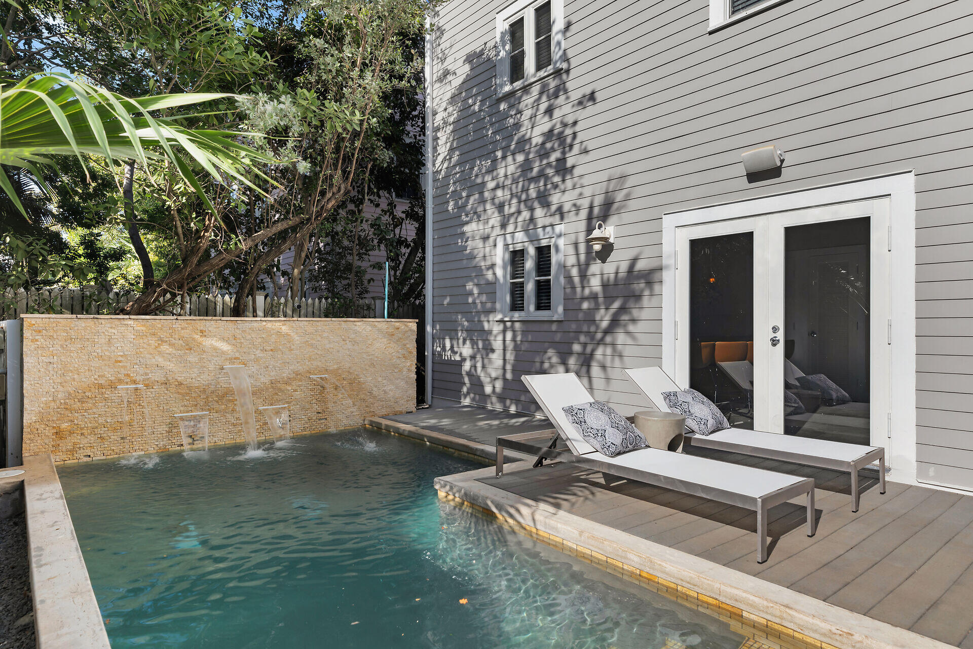 1100 Williams Lane