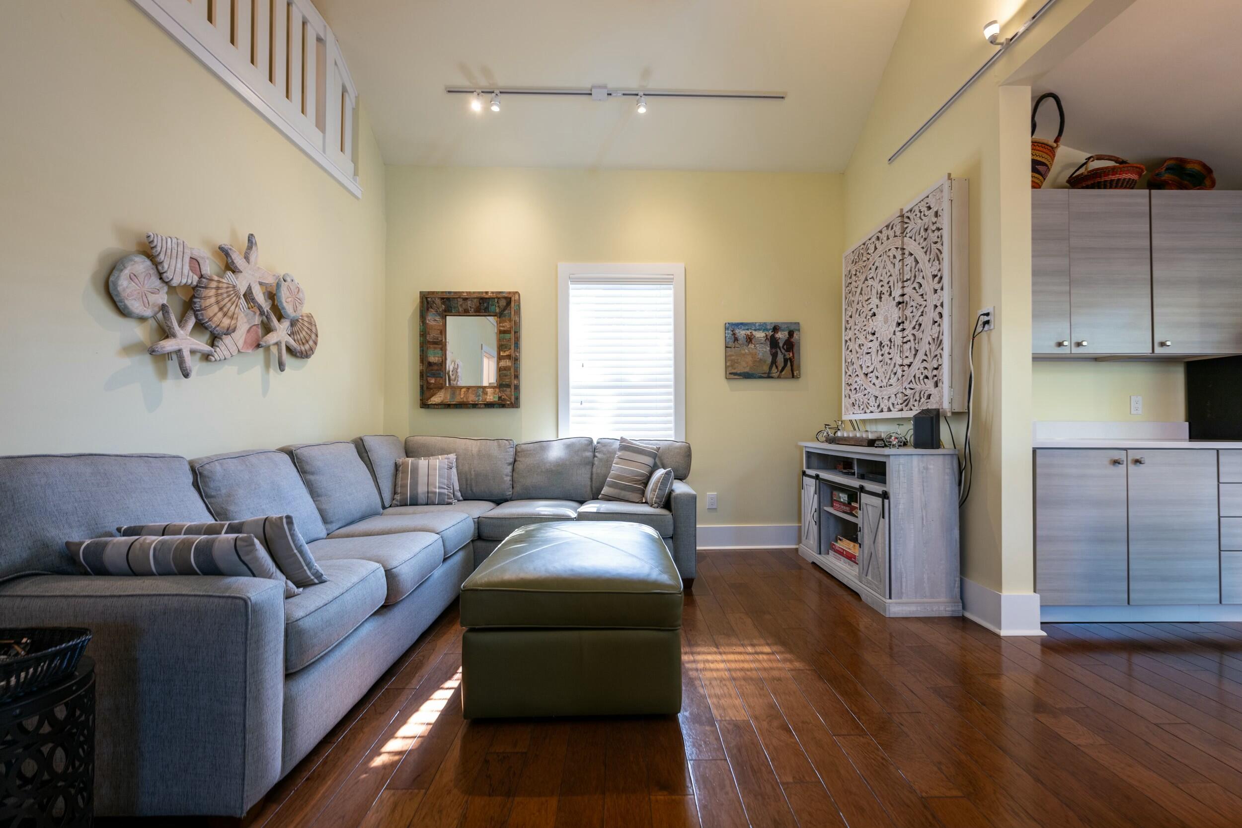 1022 Grinnell Street