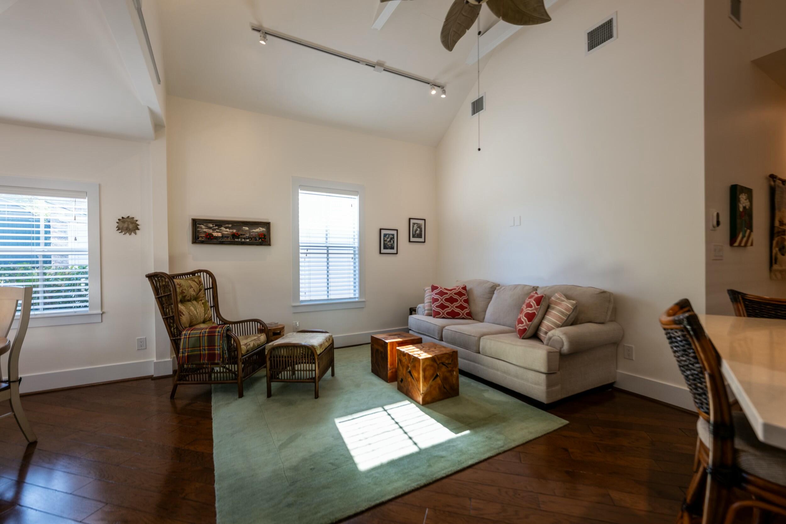 1022 Grinnell Street