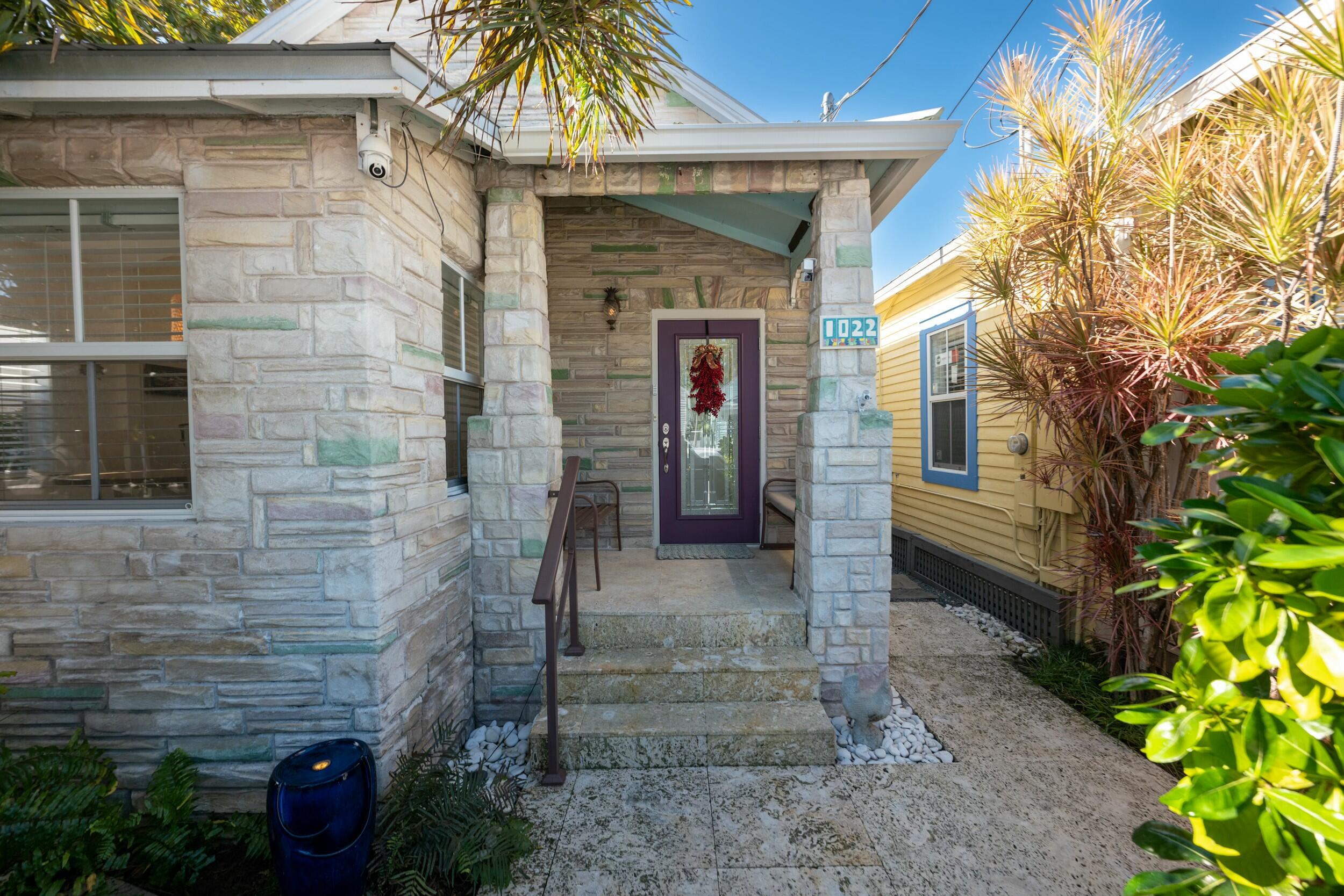 1022 Grinnell Street