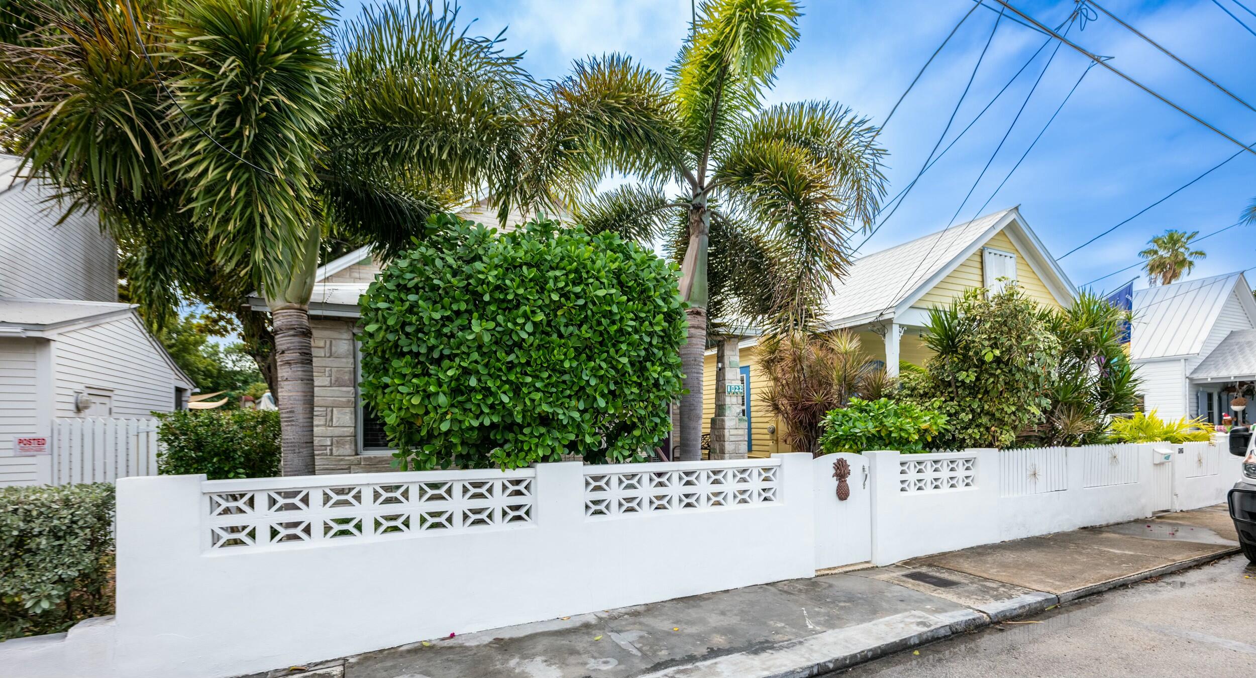 1022 Grinnell Street