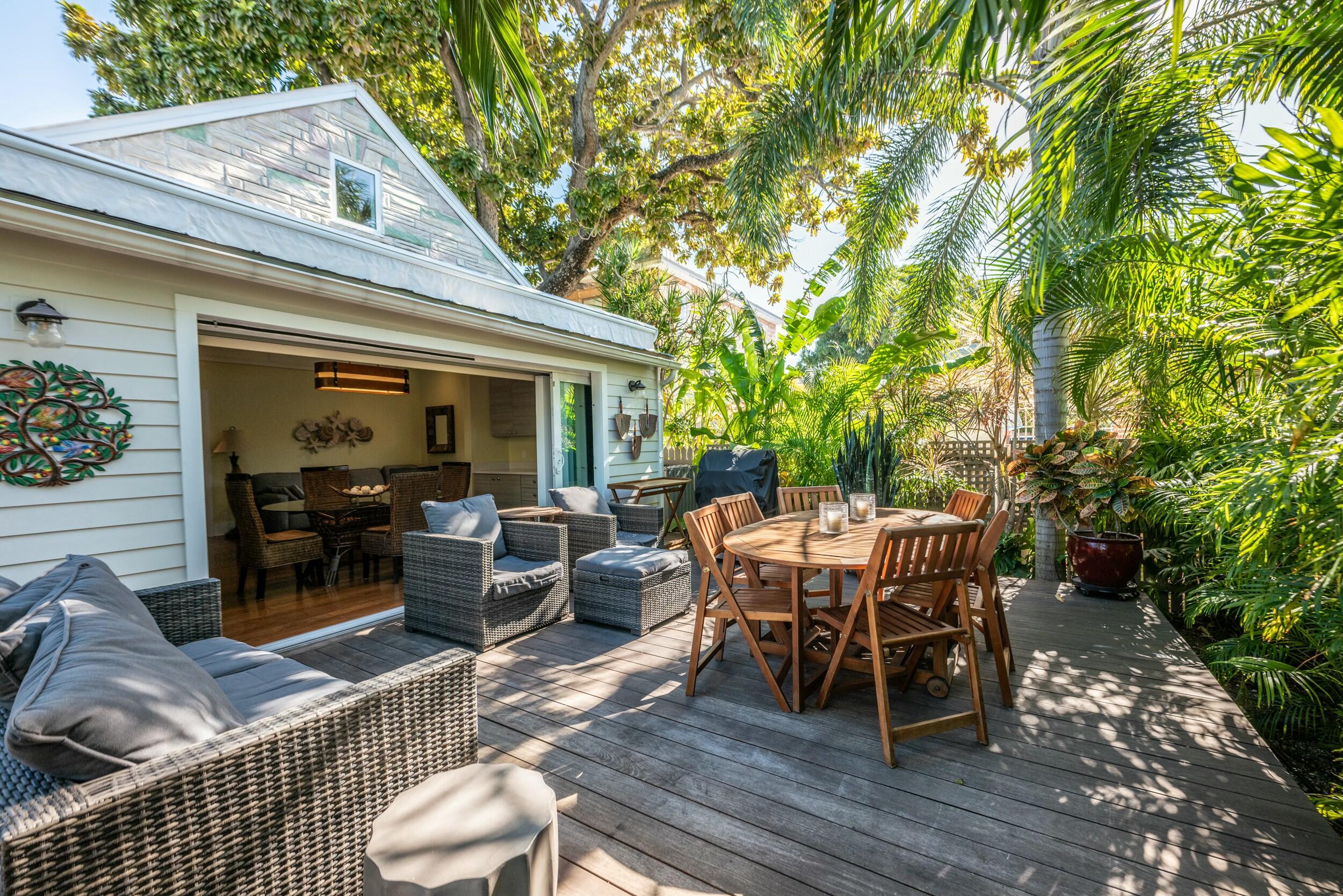 1022 Grinnell Street