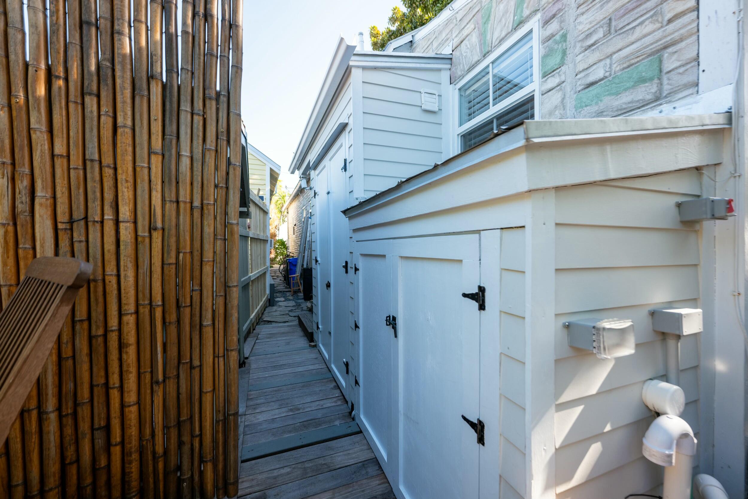 1022 Grinnell Street