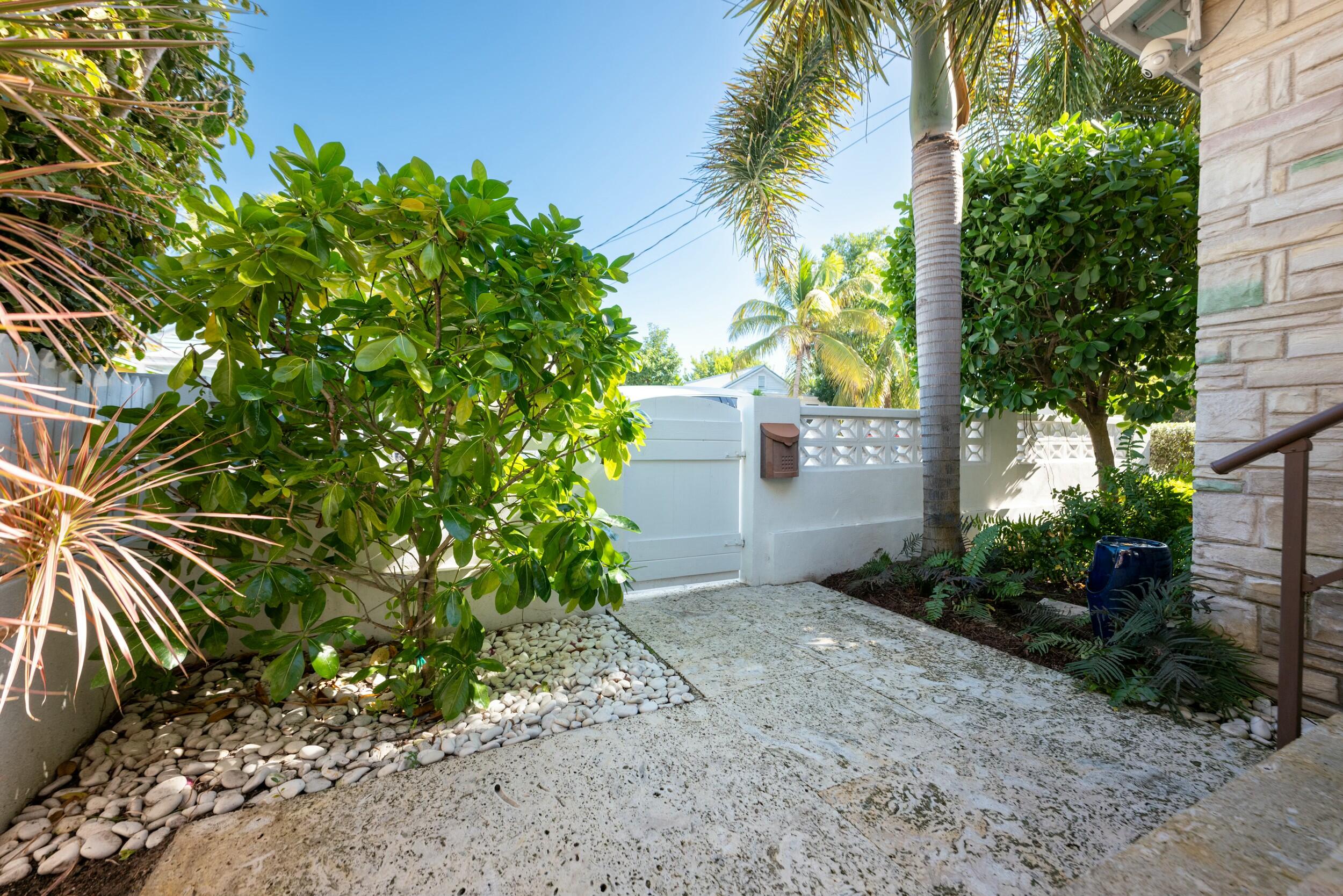 1022 Grinnell Street