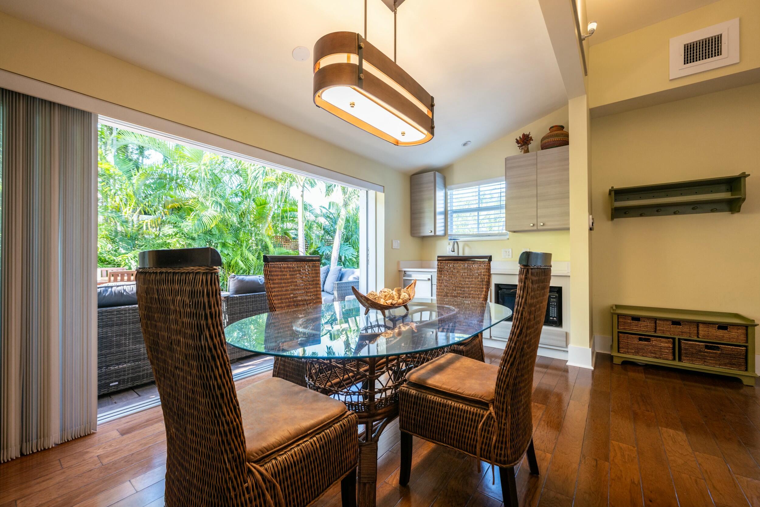 1022 Grinnell Street