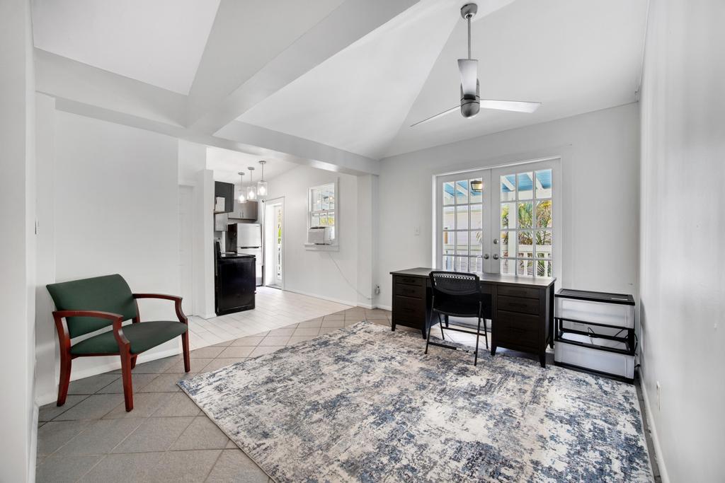 623 Thomas Street Unit: C