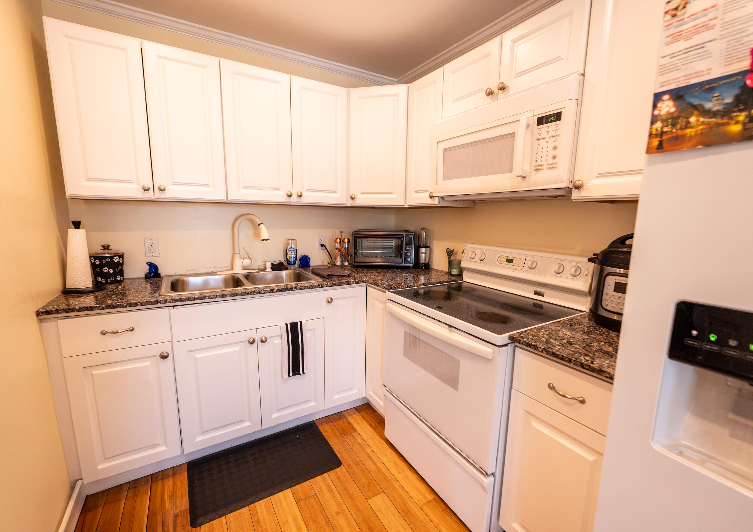 1124 Catherine Street Unit: 201