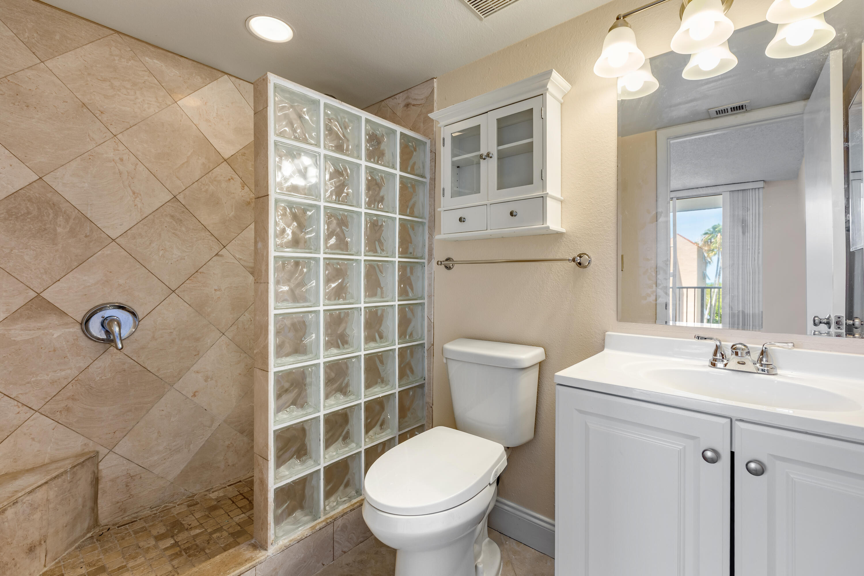 3930 S 3930 Roosevelt Boulevard Unit: N302