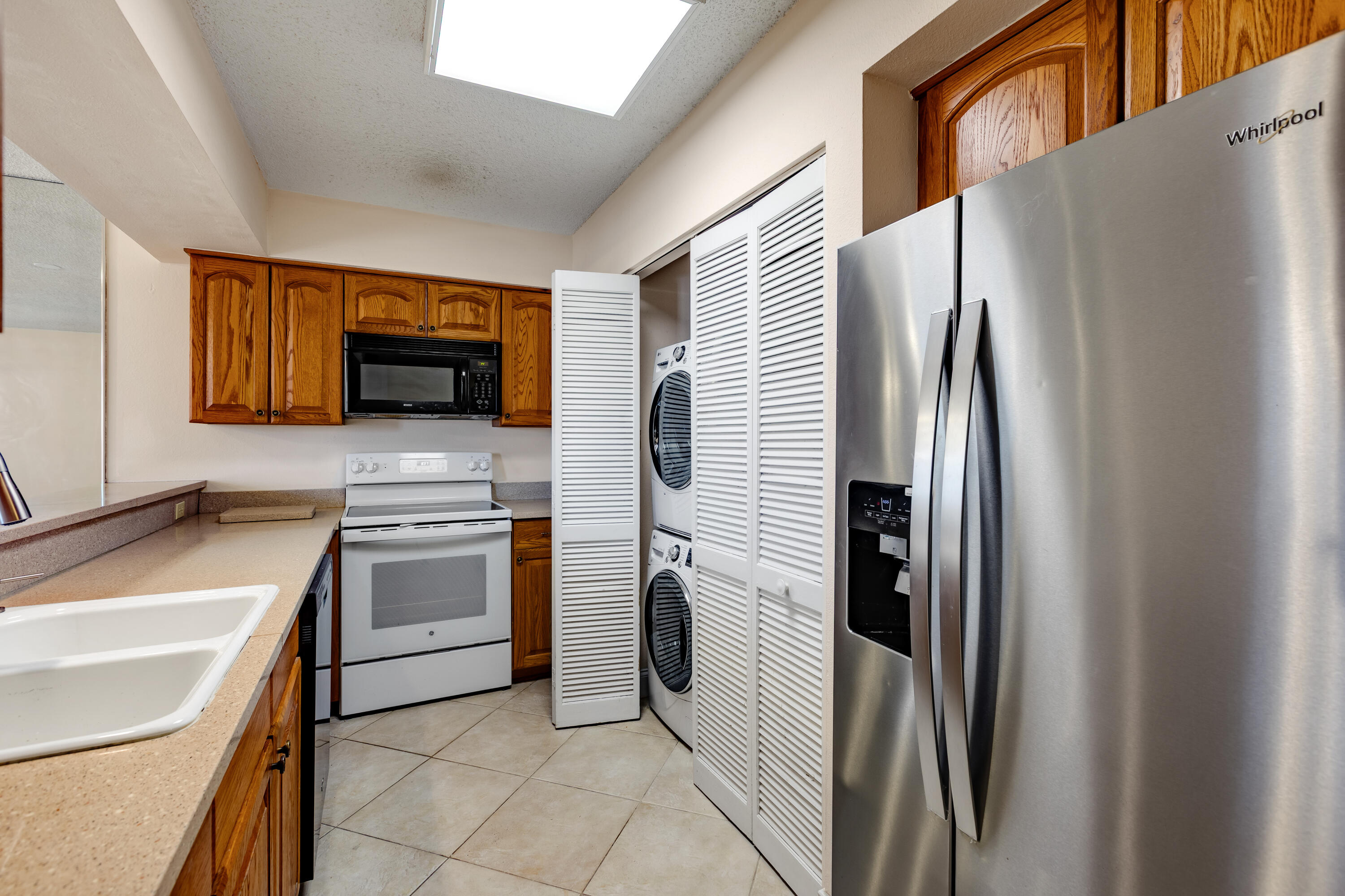 3930 S 3930 Roosevelt Boulevard Unit: N302