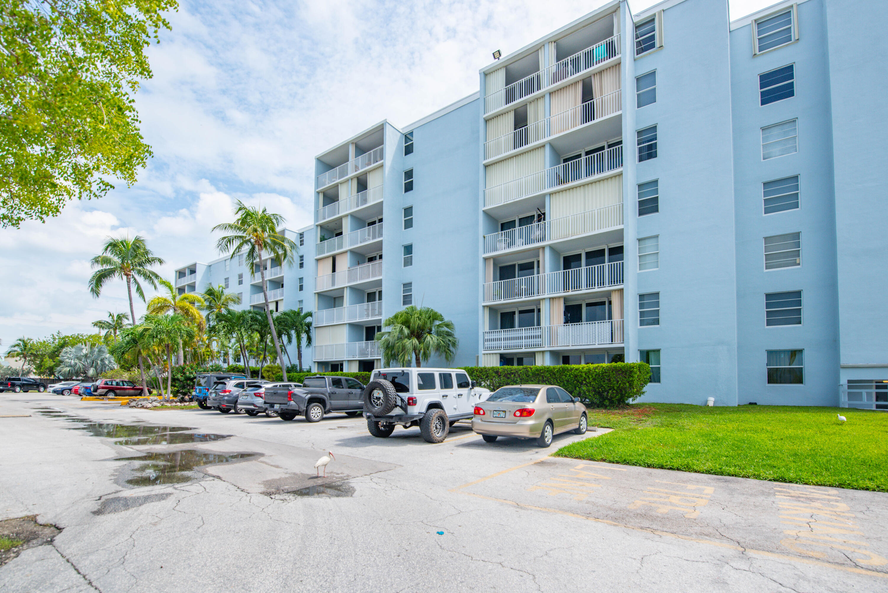 3312 Northside Drive Unit: 611