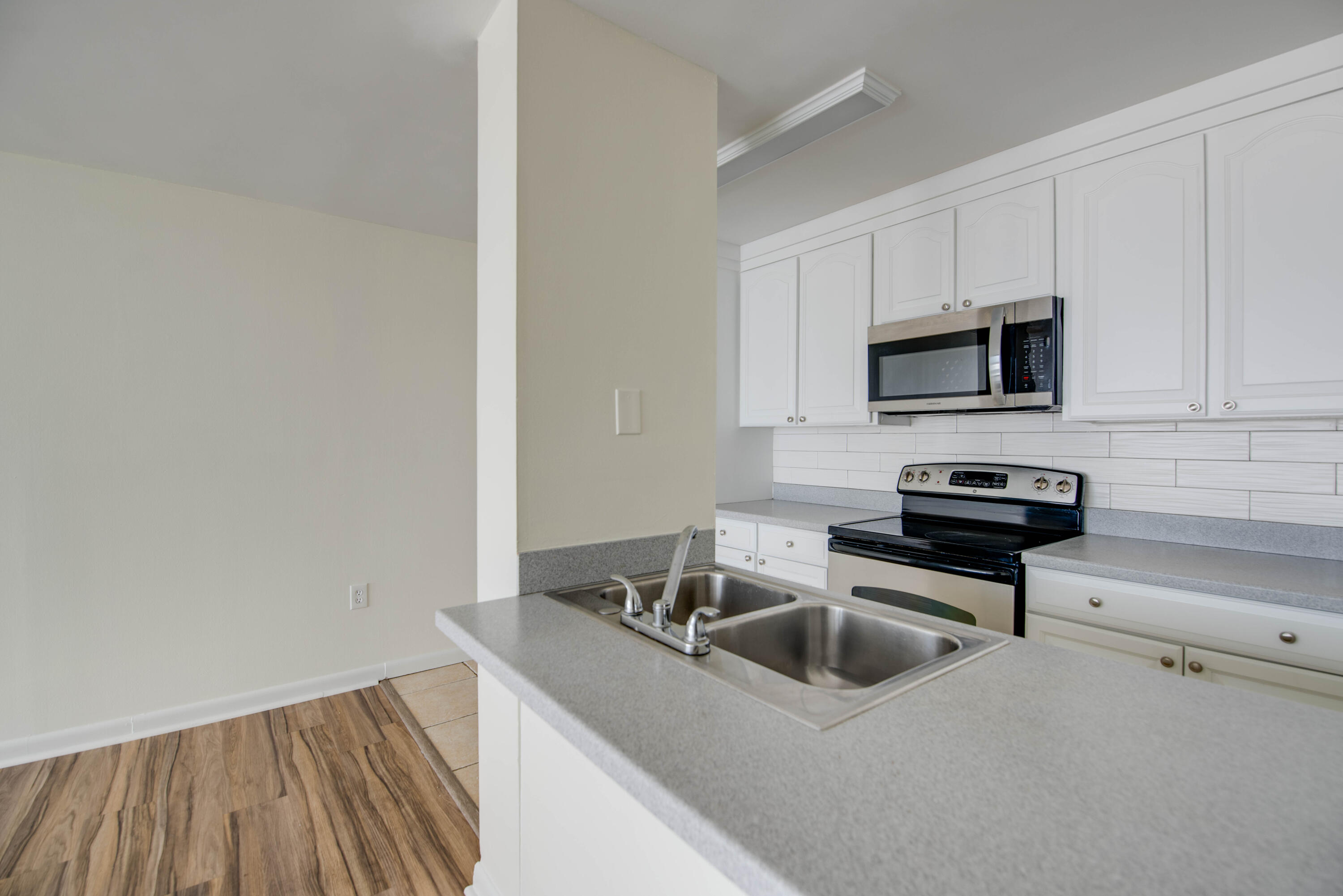 3312 Northside Drive Unit: 611