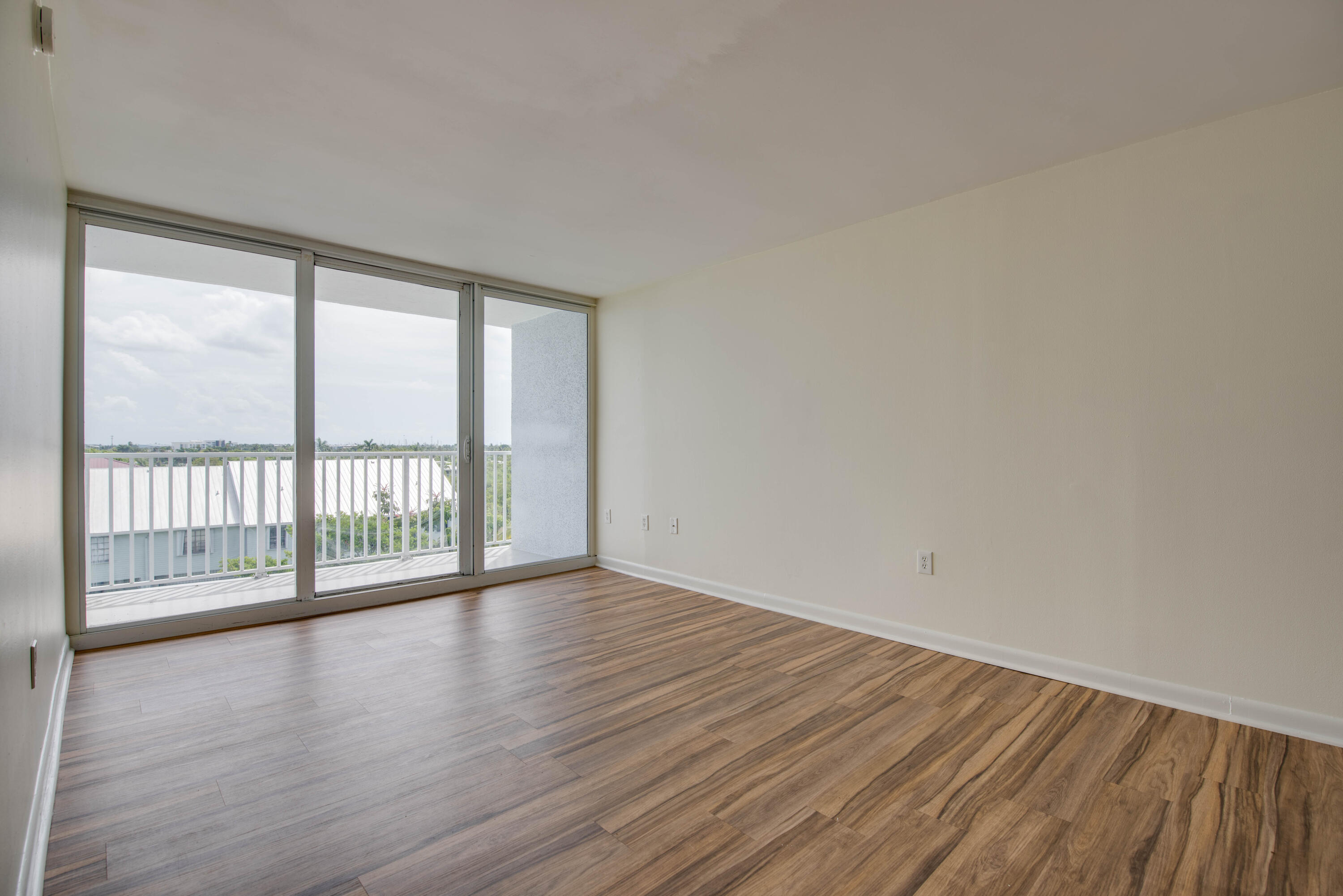 3312 Northside Drive Unit: 611