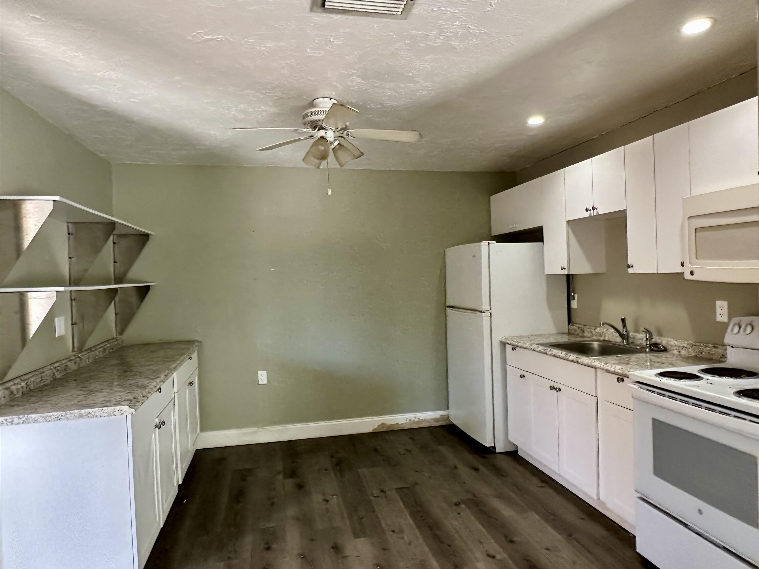 1877-1875 107Th Street Gulf