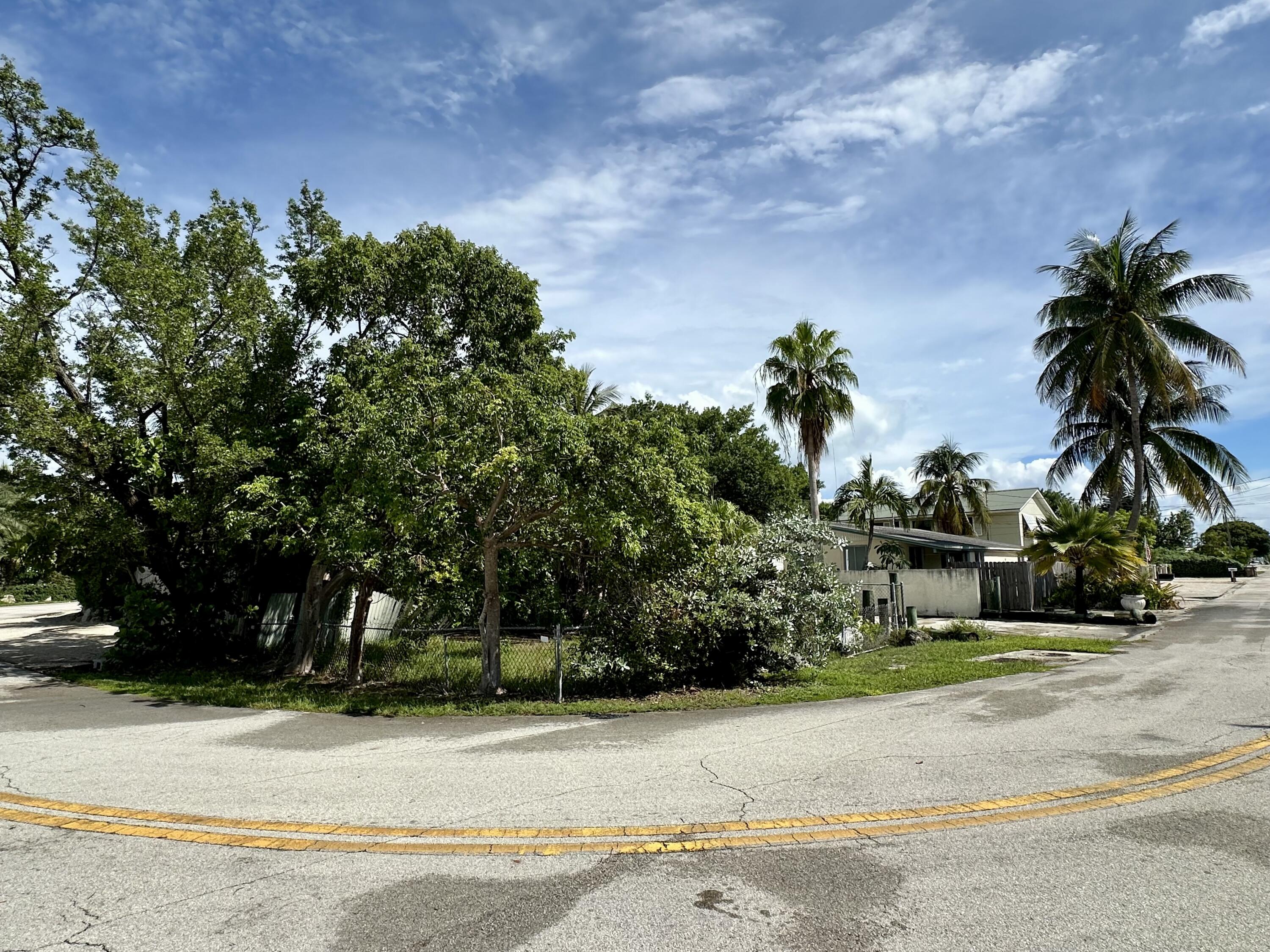 1877-1875 107Th Street Gulf