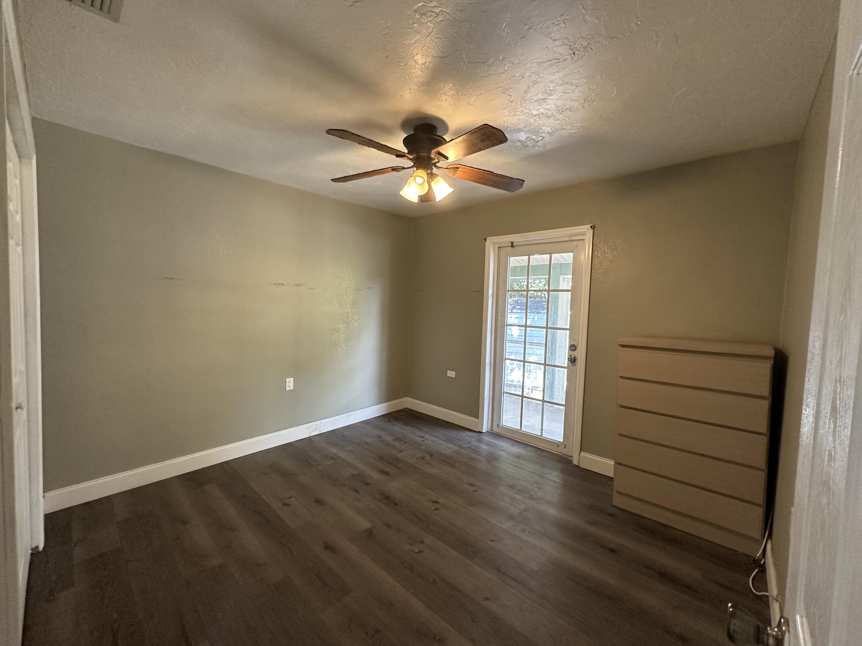 1877-1875 107Th Street Gulf