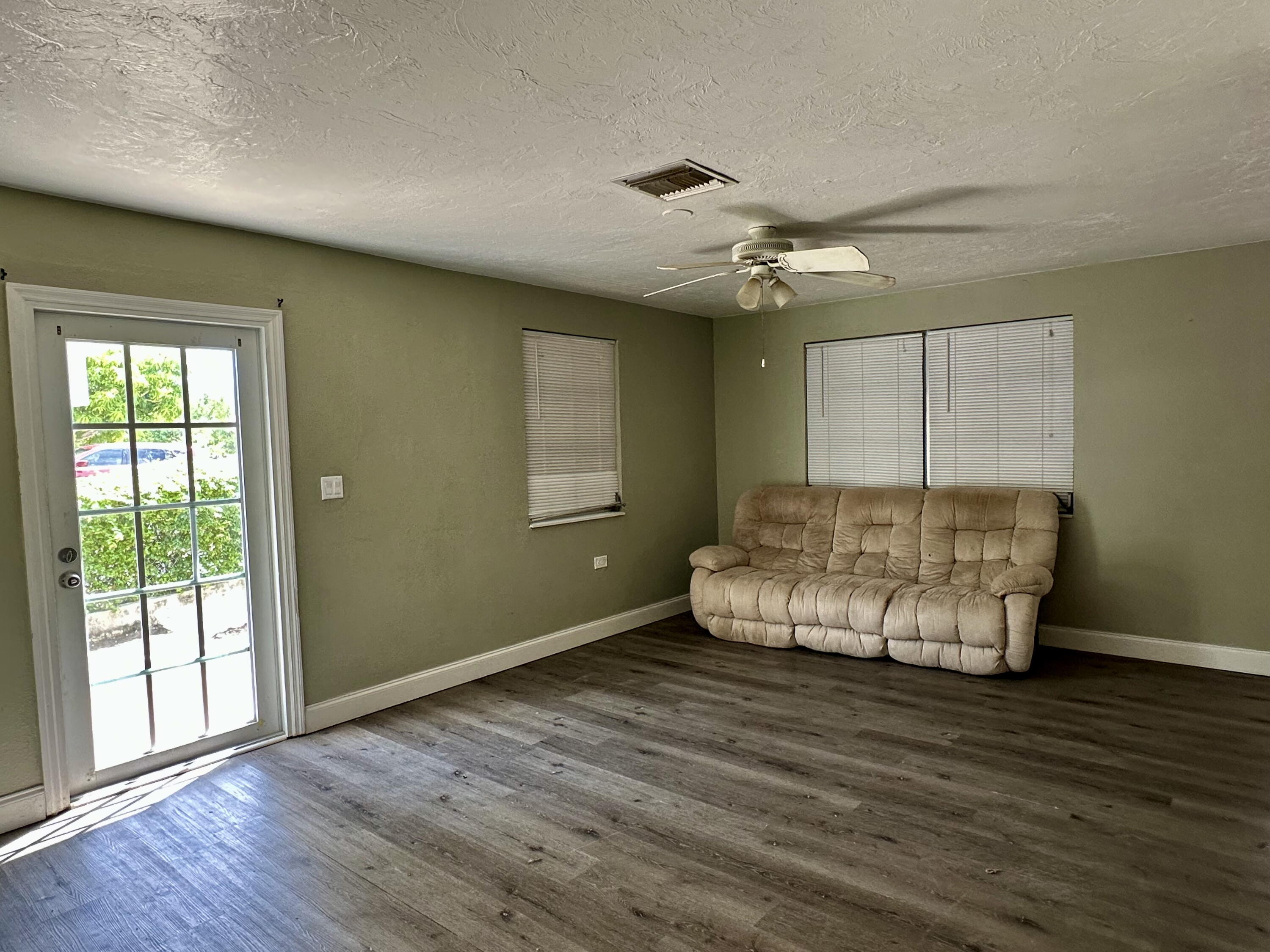 1877-1875 107Th Street Gulf