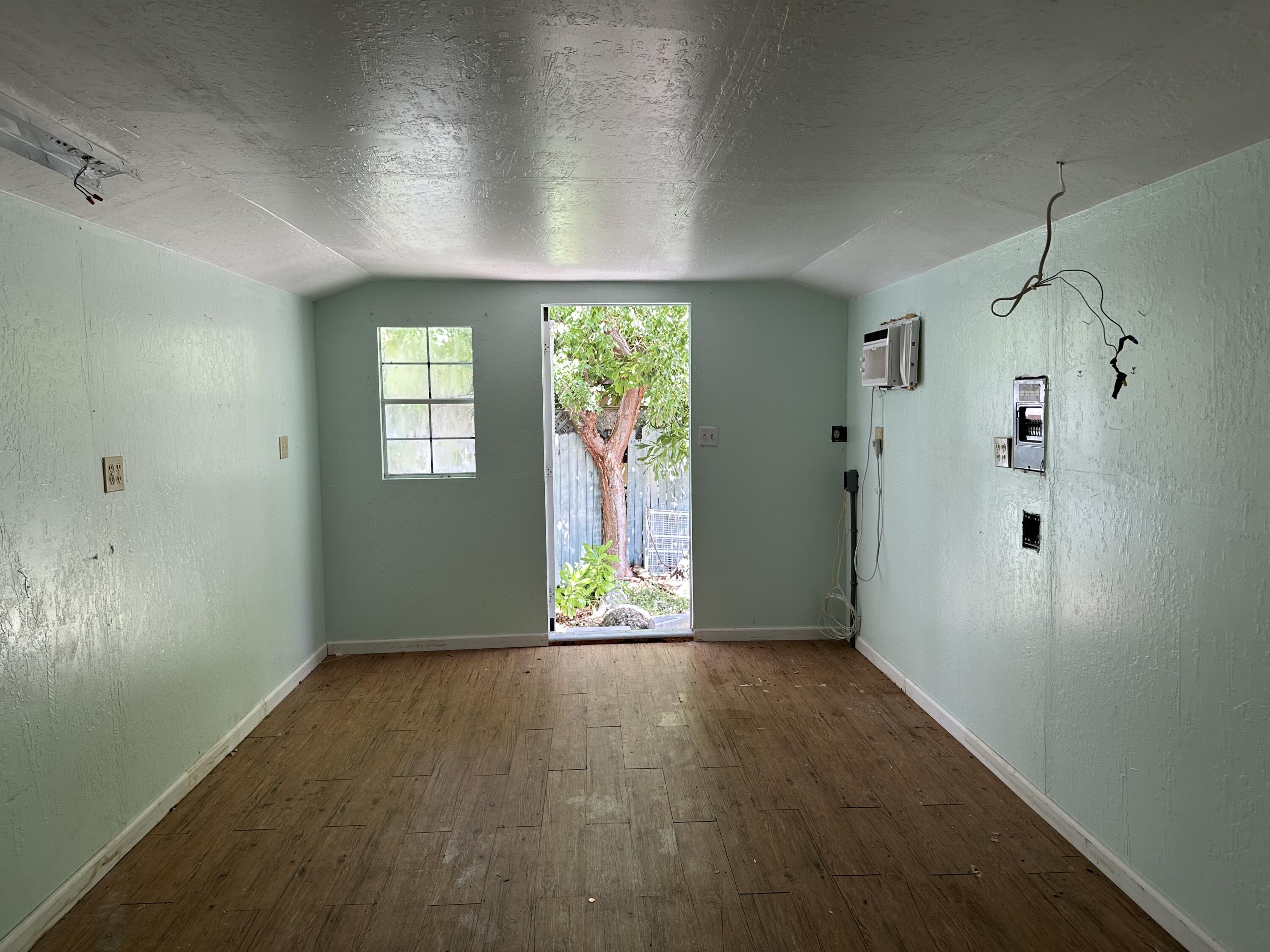 1877-1875 107Th Street Gulf