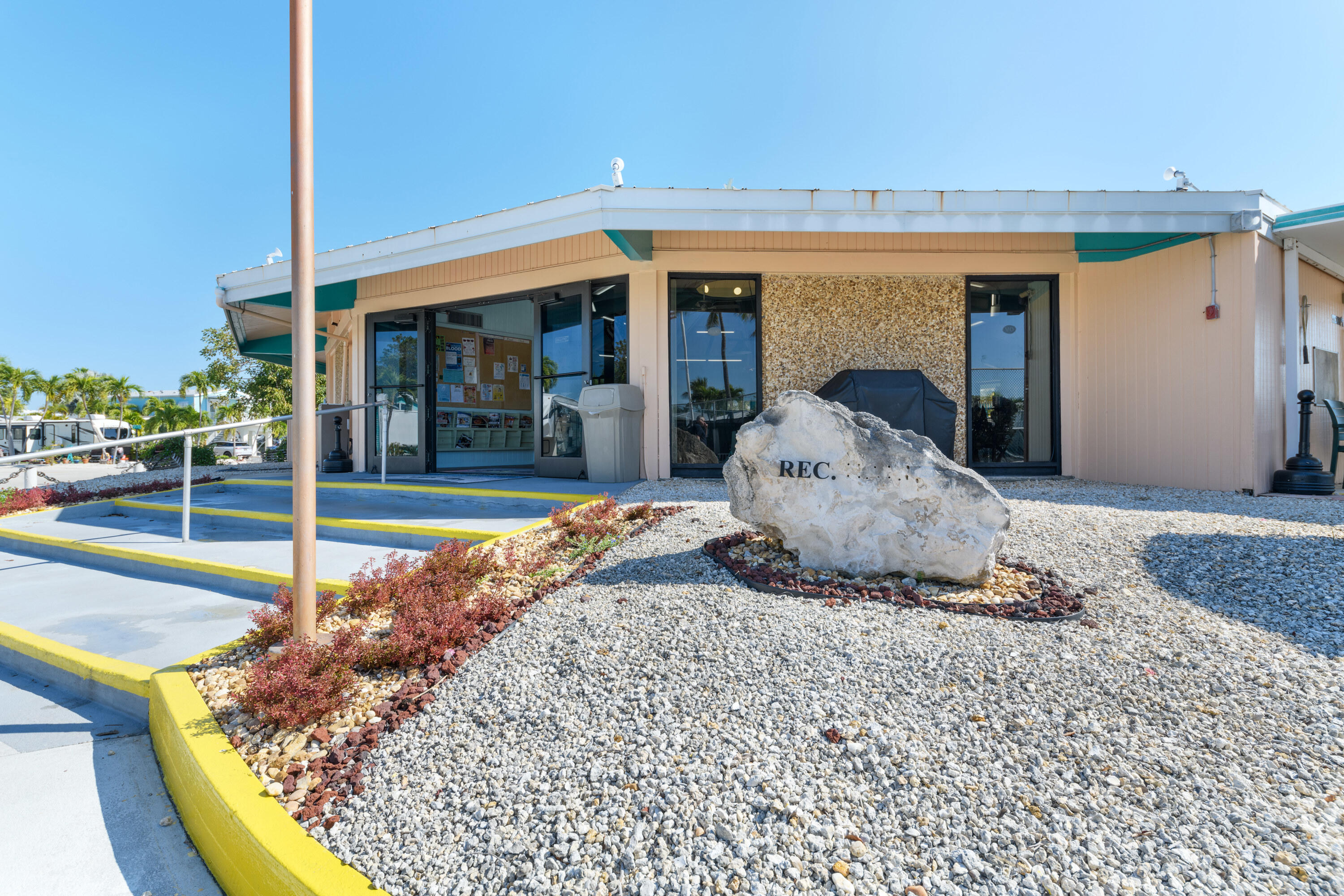 701 Spanish Main Drive Unit: 221