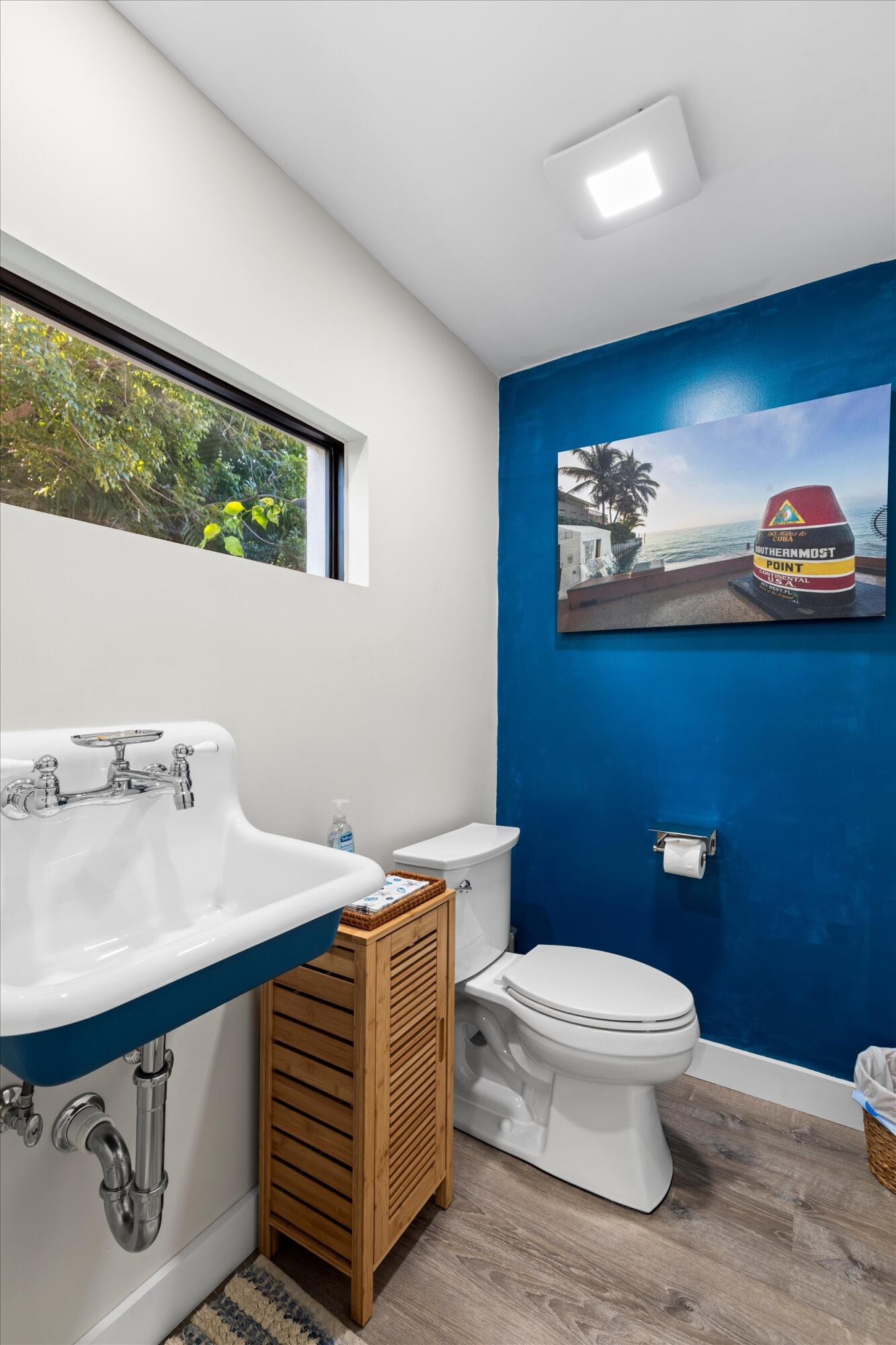 1526 Washington Street