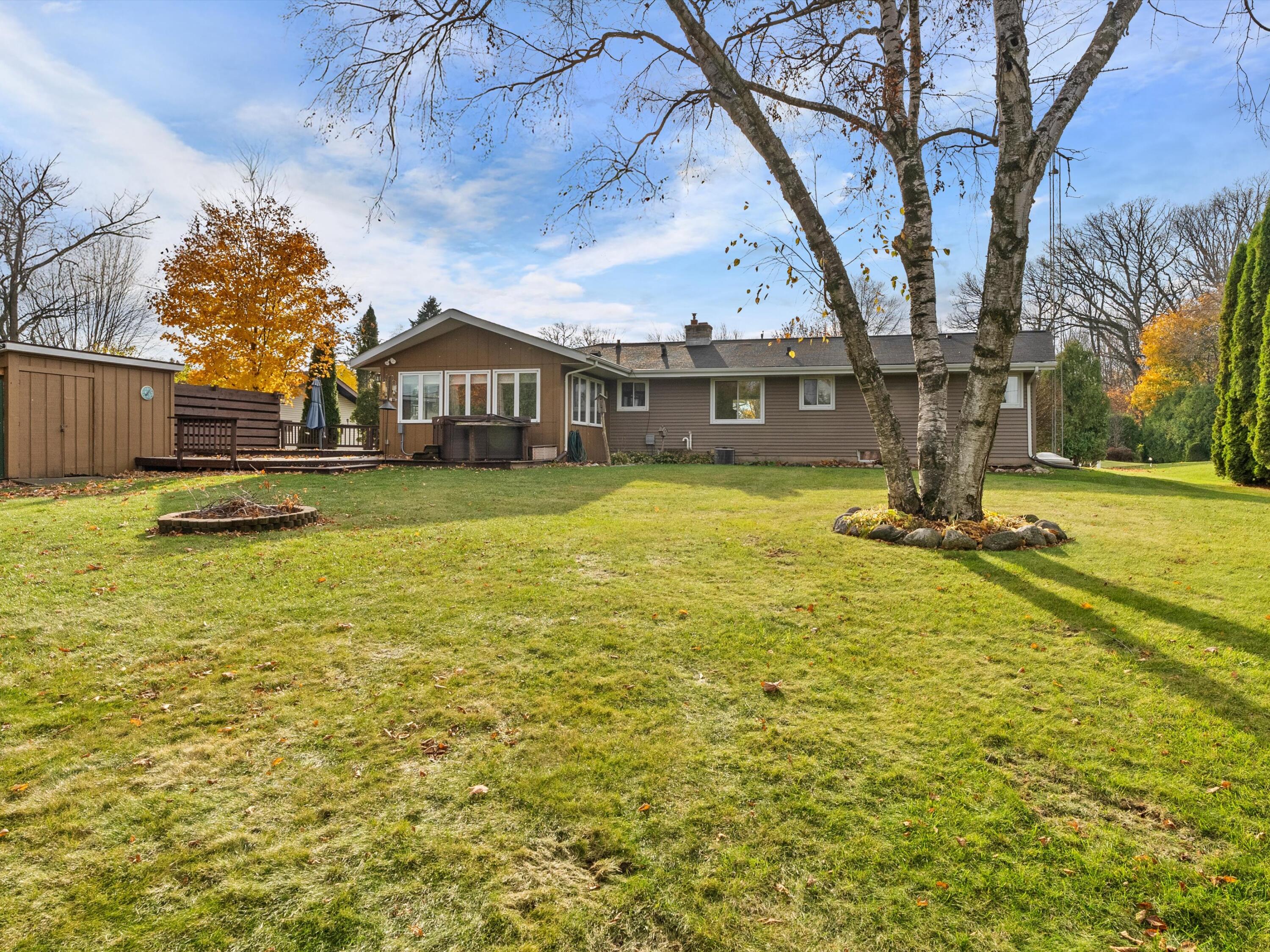 1635 Sylvan Dr