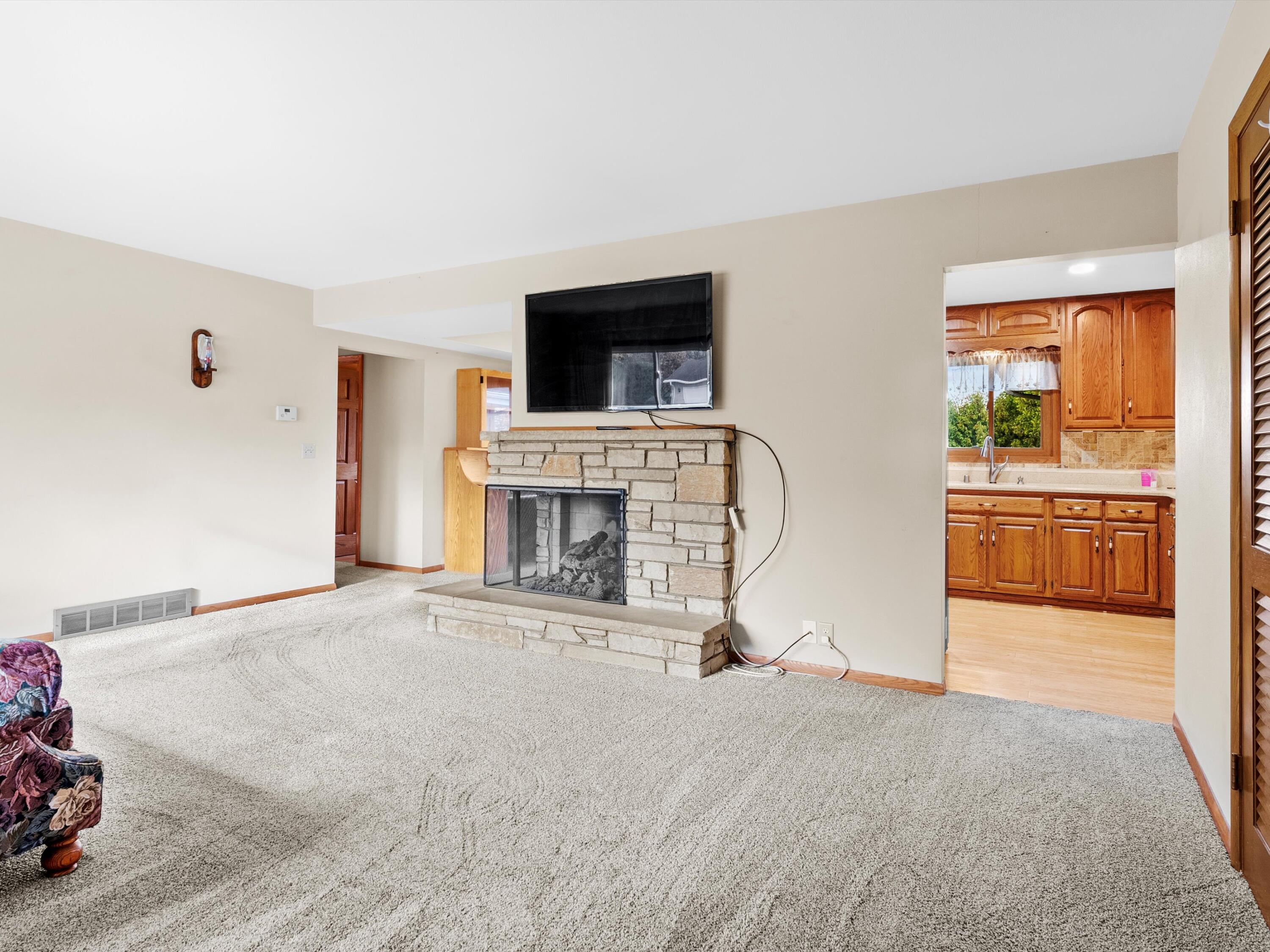 1635 Sylvan Dr