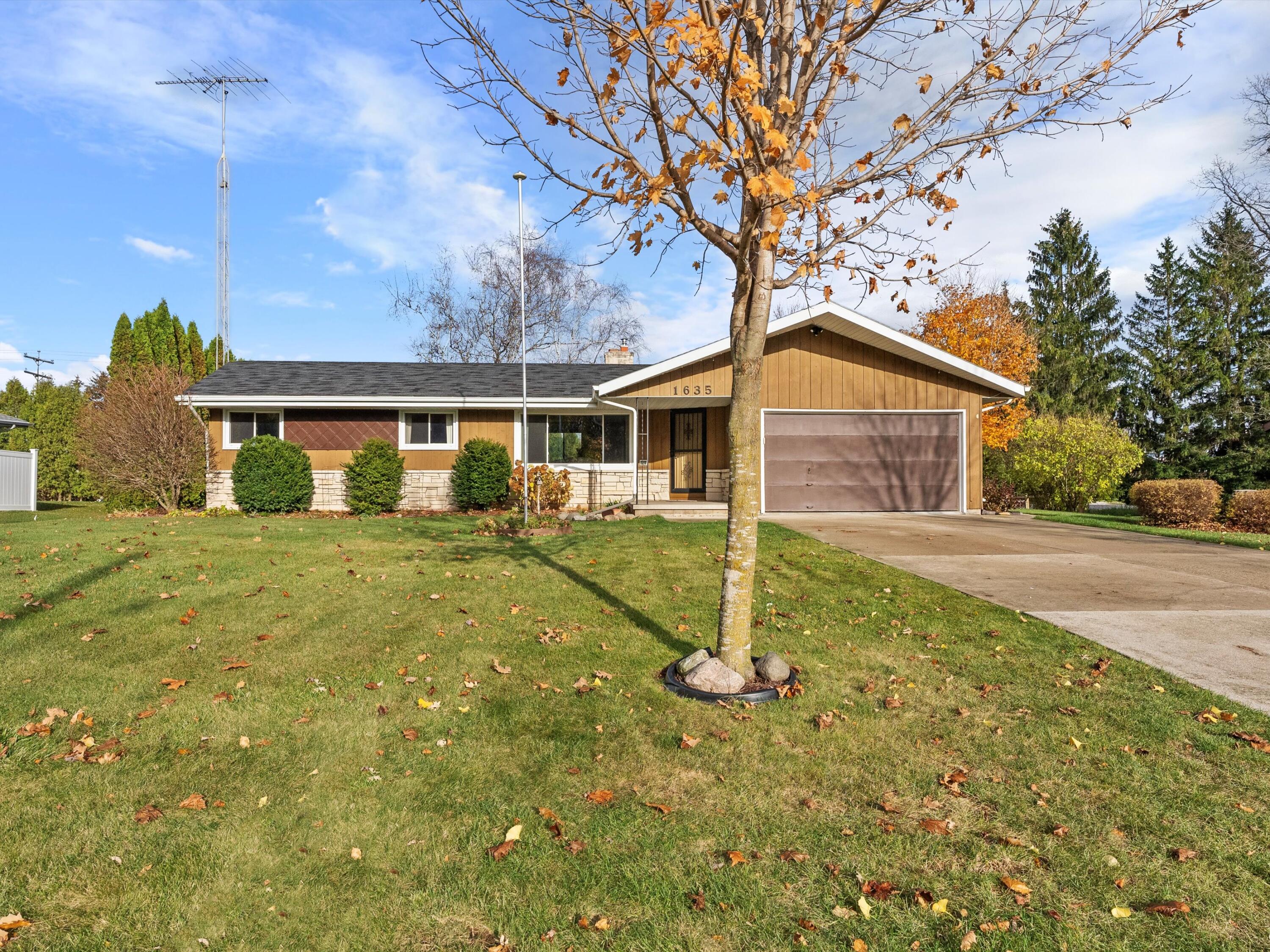 1635 Sylvan Dr