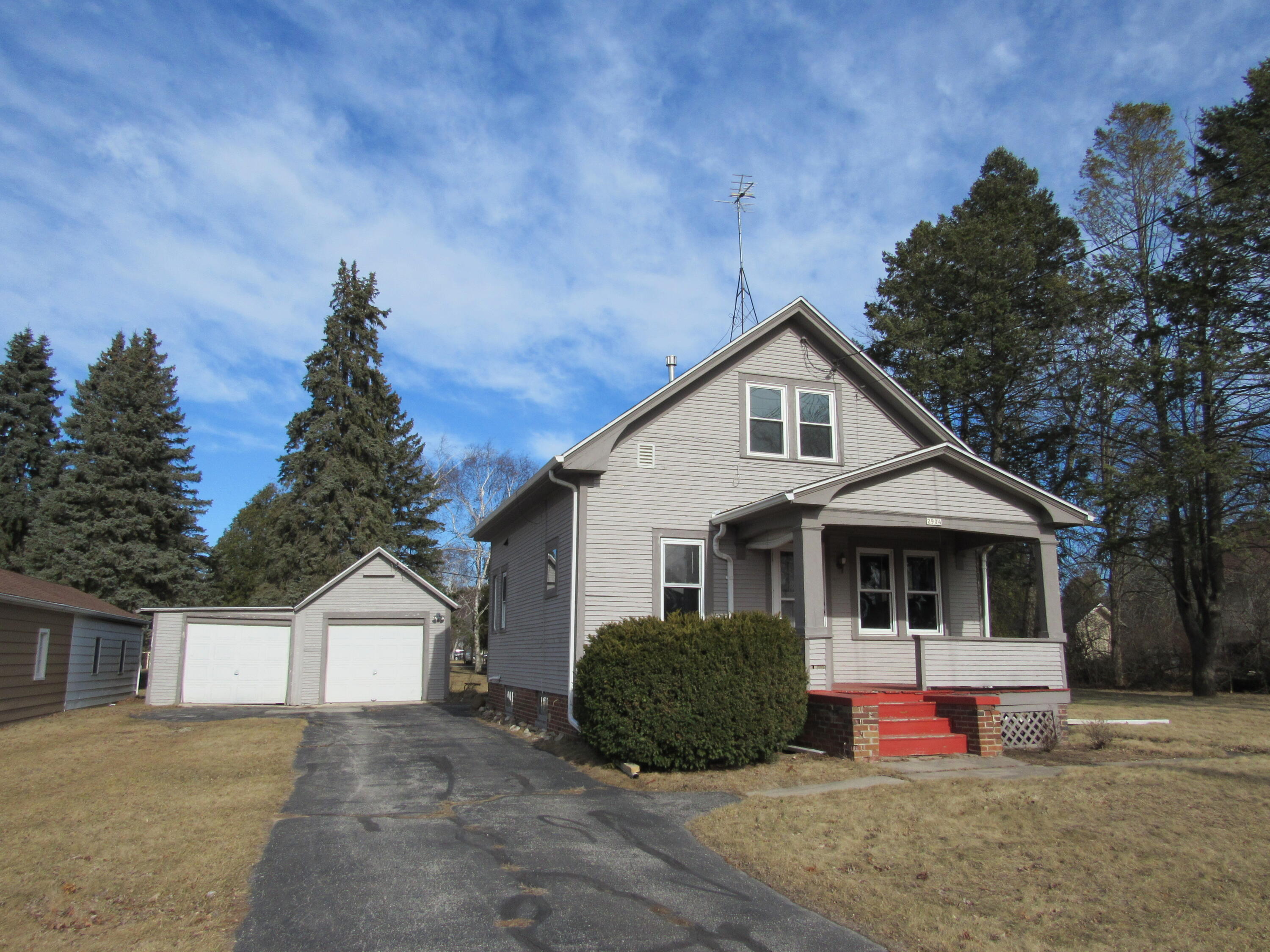 2904 Main Ave