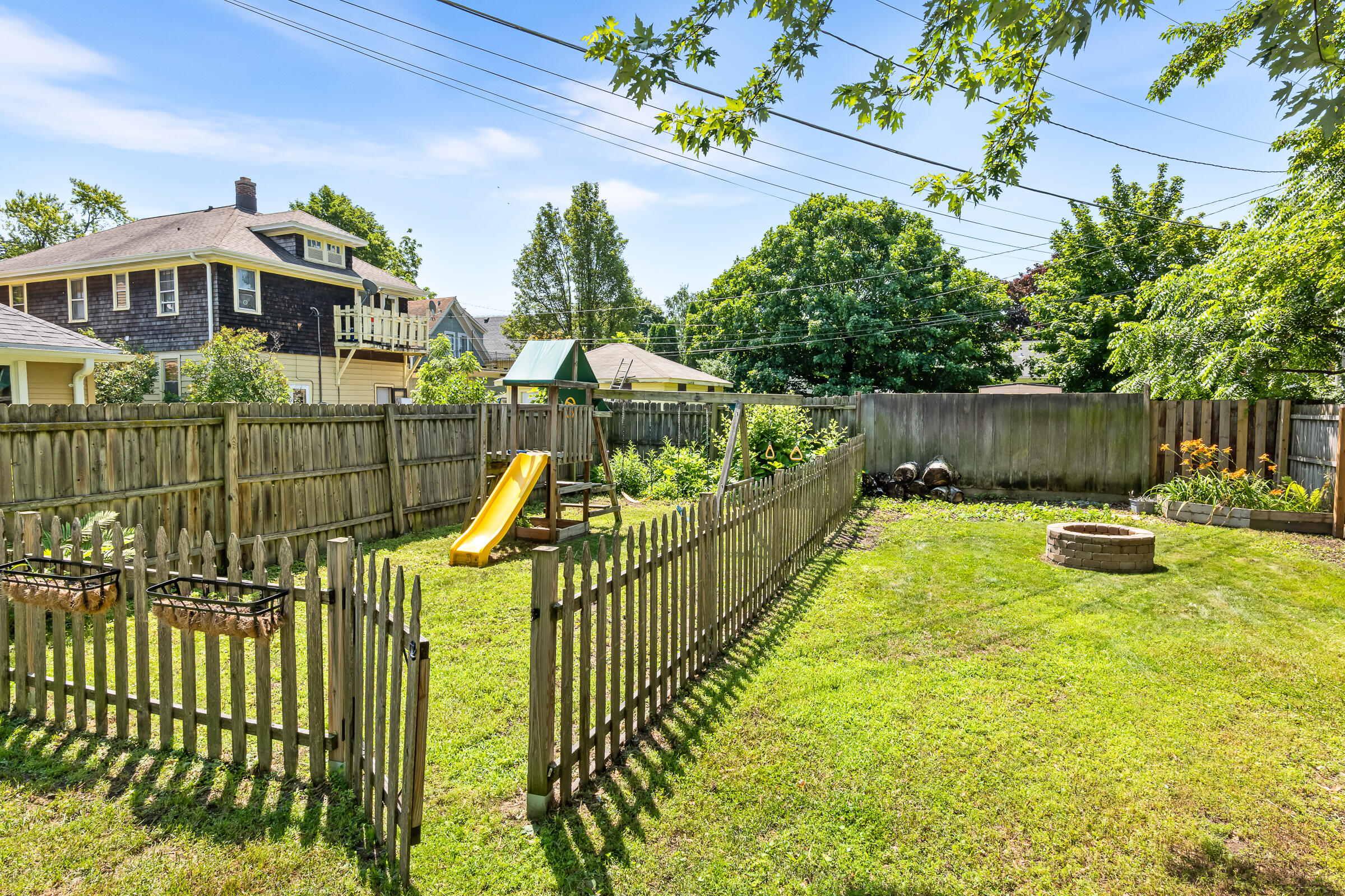 815 Bell Ave