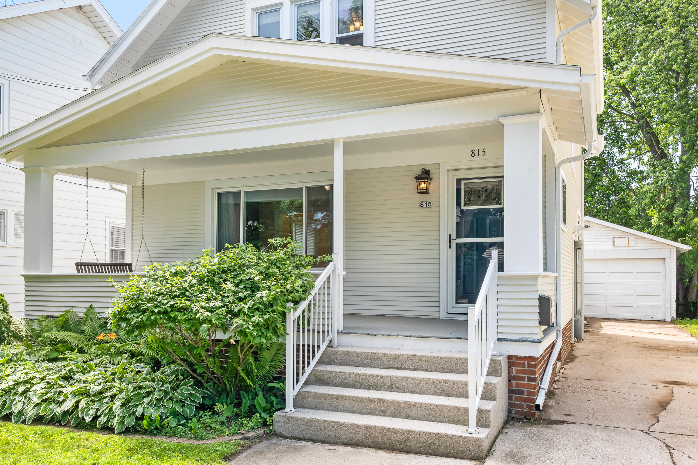 815 Bell Ave