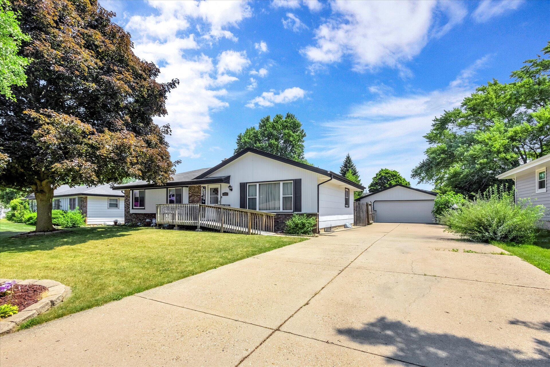 10353 W Sylvia St